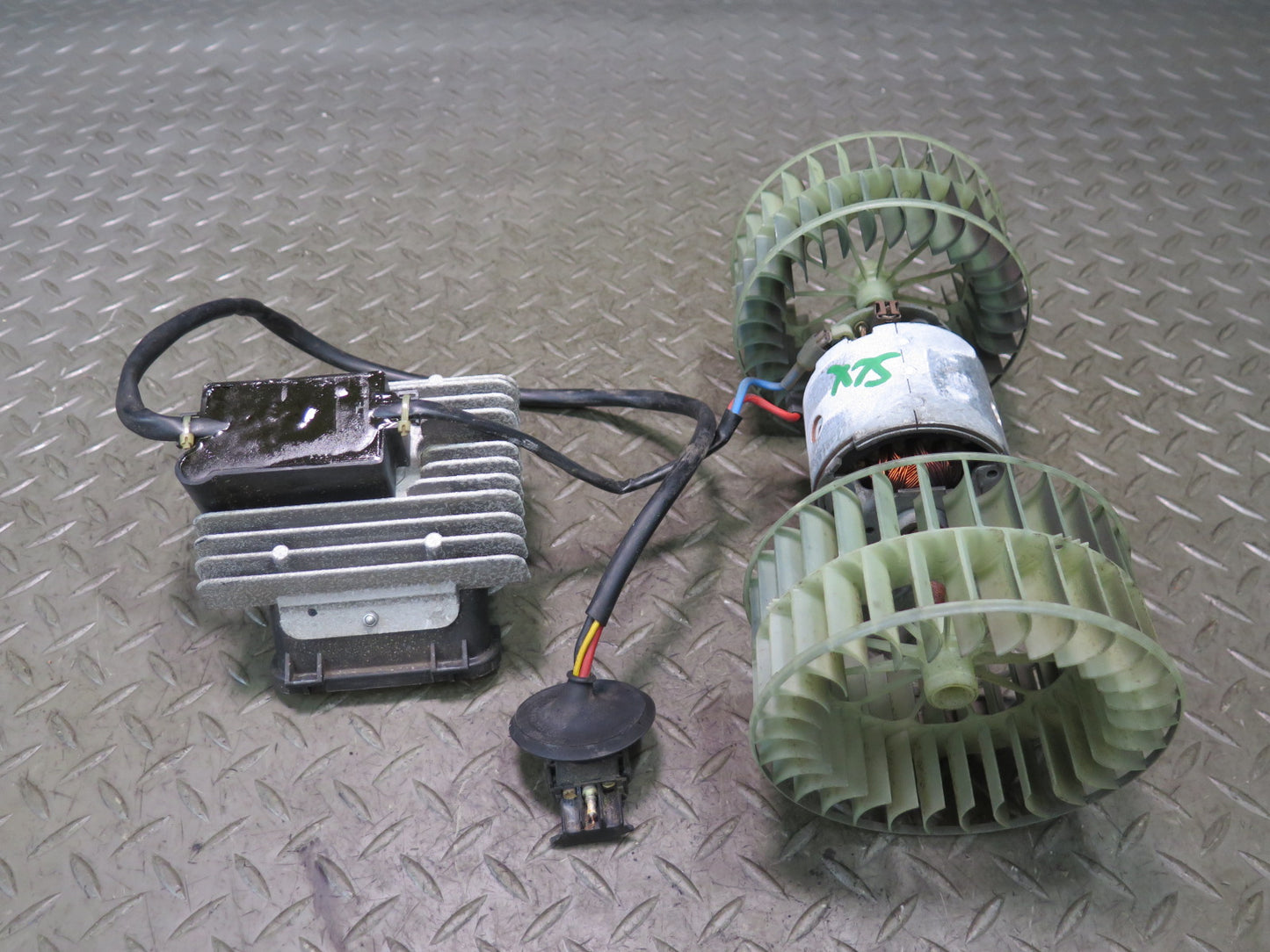 94-02 Mercedes R129 Sl-class  A/C Heater Blower Motor Fan w Resistor OEM