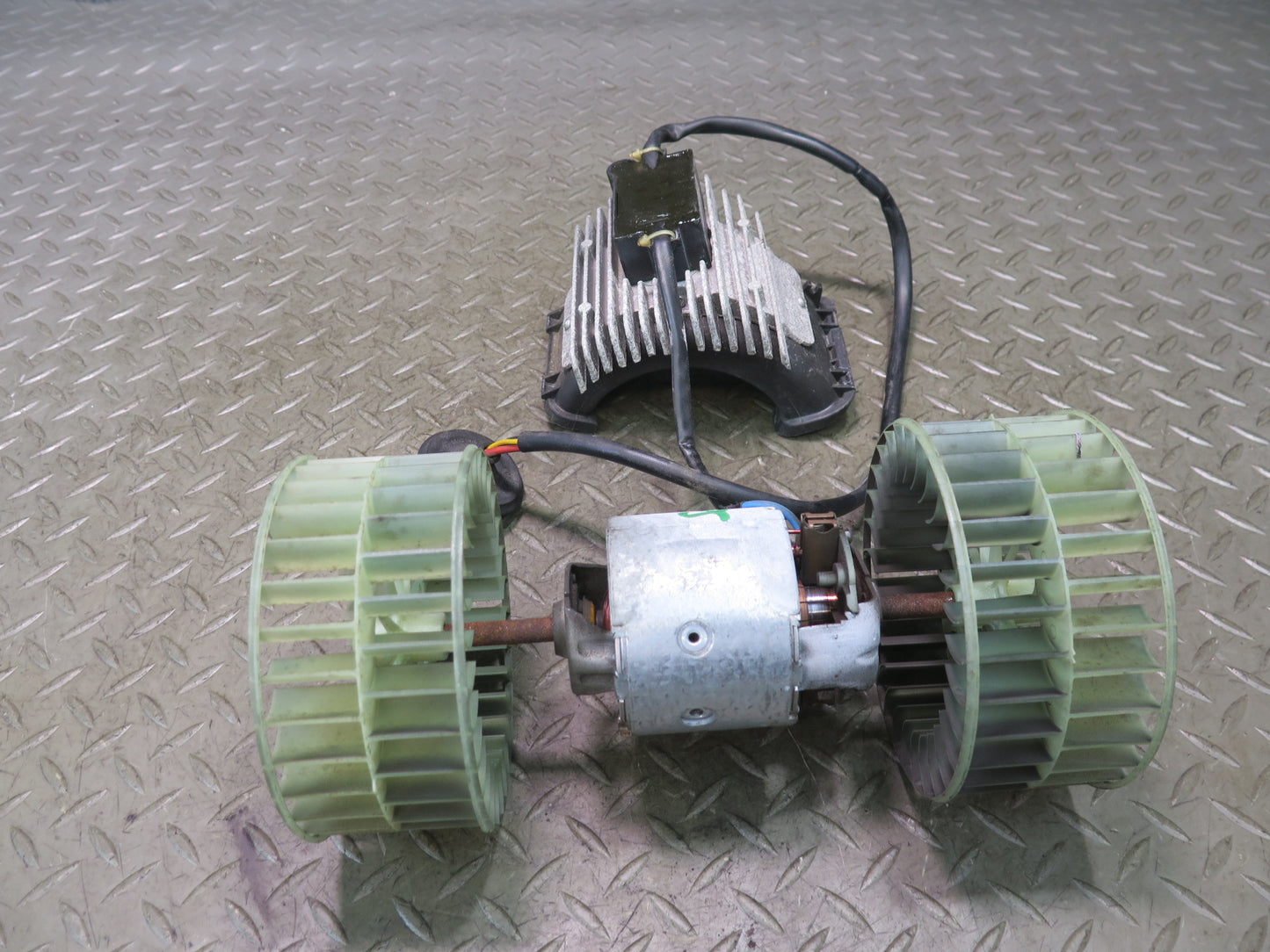 94-02 Mercedes R129 Sl-class  A/C Heater Blower Motor Fan w Resistor OEM