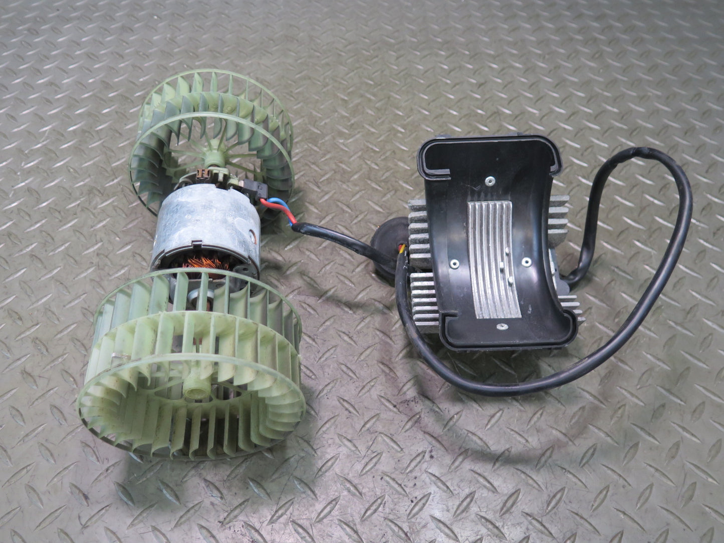 94-02 Mercedes R129 Sl-class  A/C Heater Blower Motor Fan w Resistor OEM