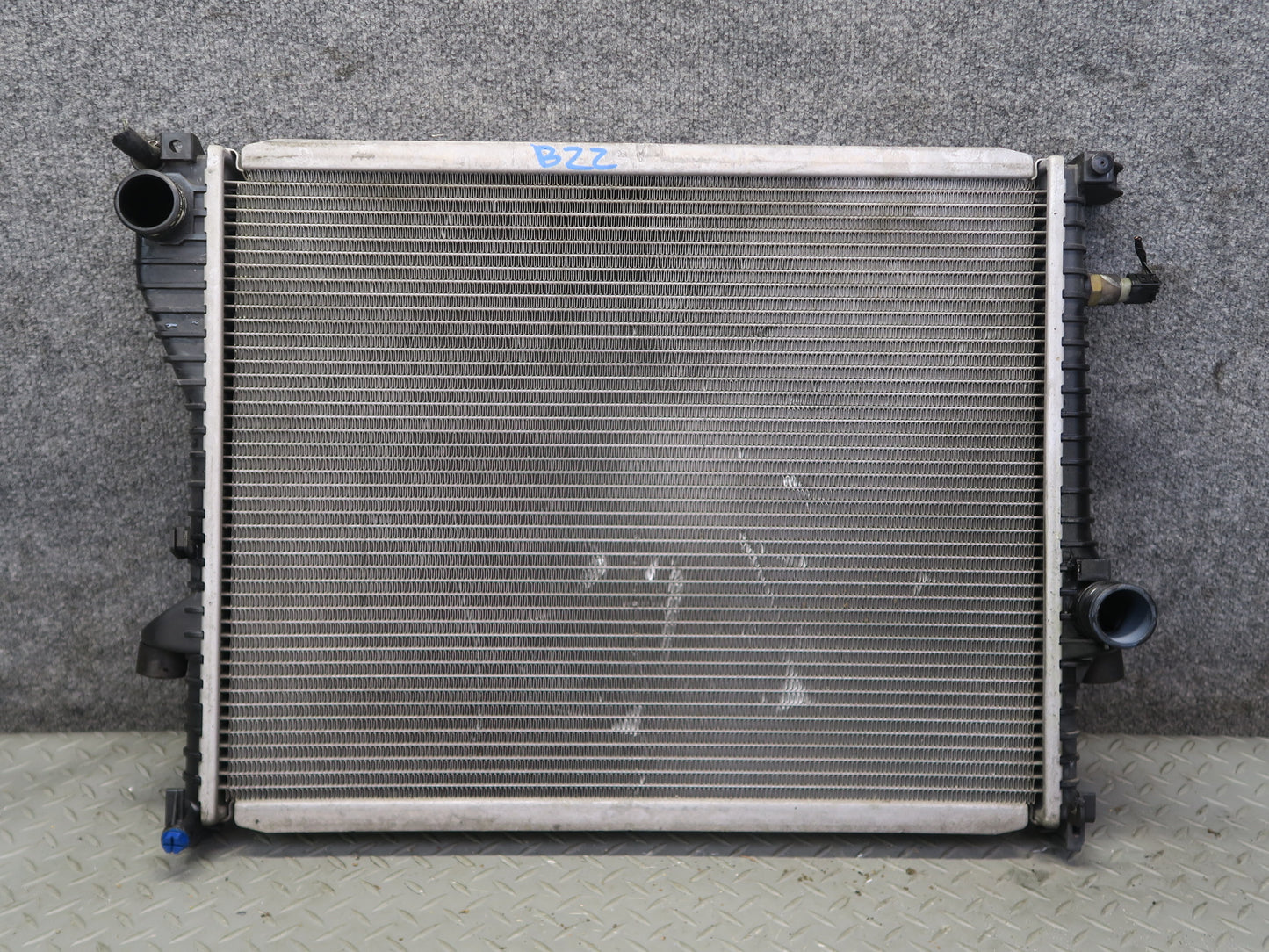 99-02 BMW E36/7 Z3 M52 M54 Engine Cooling Radiator 57K Miles OEM