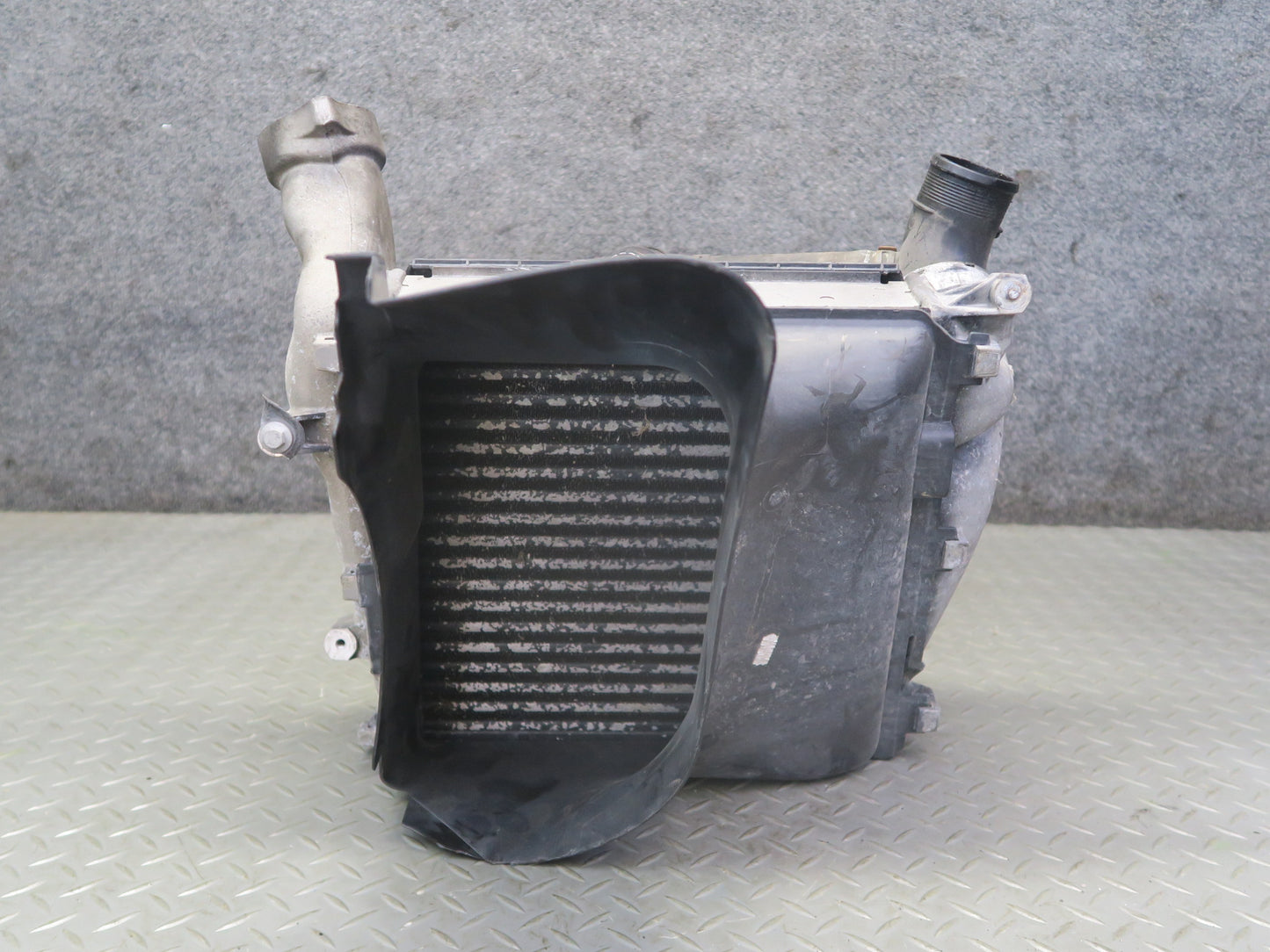 2008-2010 Porsche Cayenne 957 4.8L Turbo Right Intercooler Radiator w Shroud