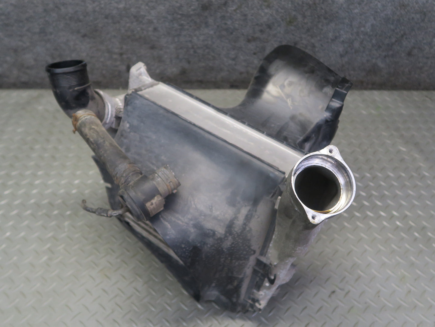 2008-2010 Porsche Cayenne 957 4.8L Turbo Right Intercooler Radiator w Shroud