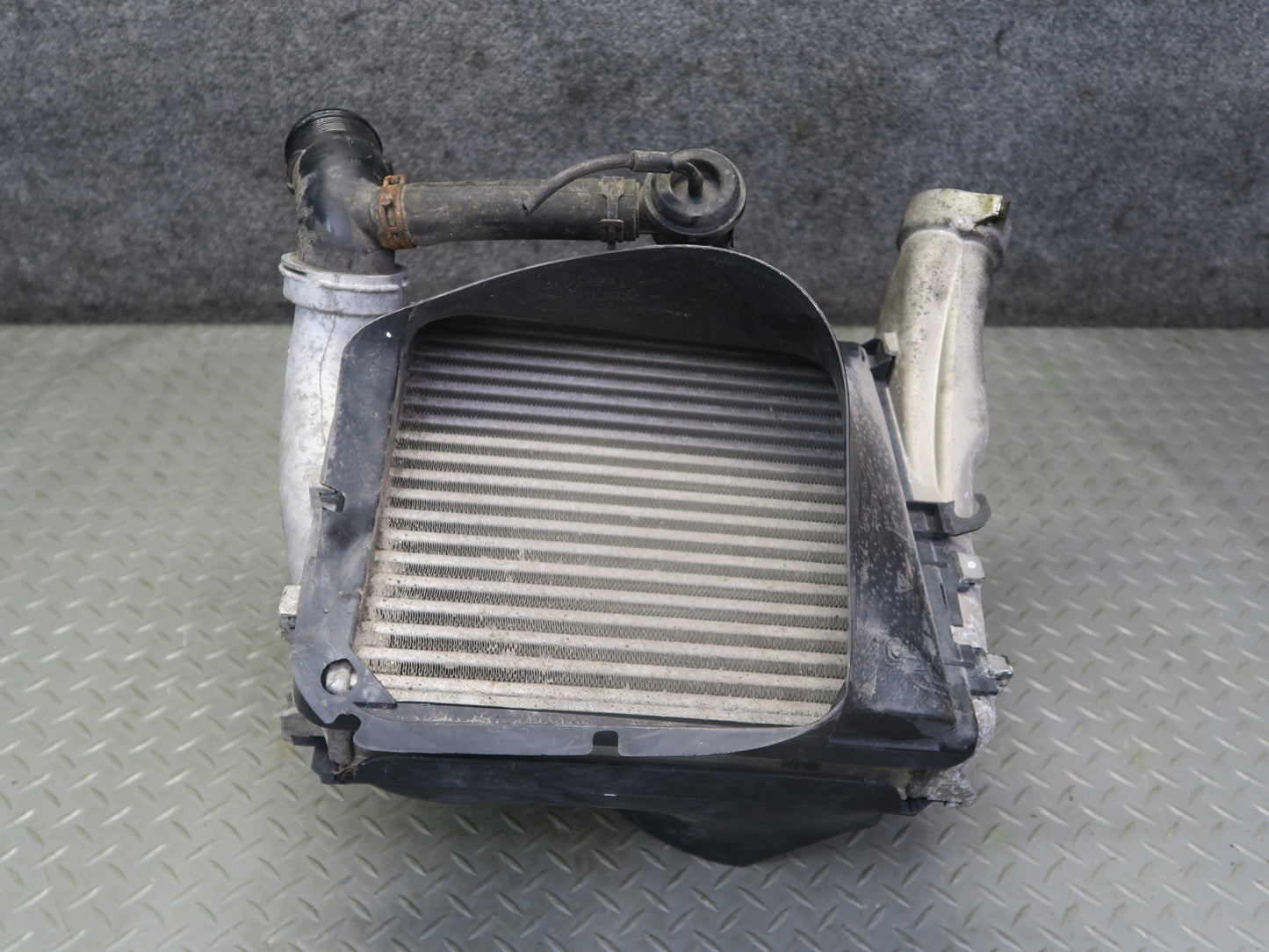 2008-2010 Porsche Cayenne 957 4.8L Turbo Right Intercooler Radiator w Shroud