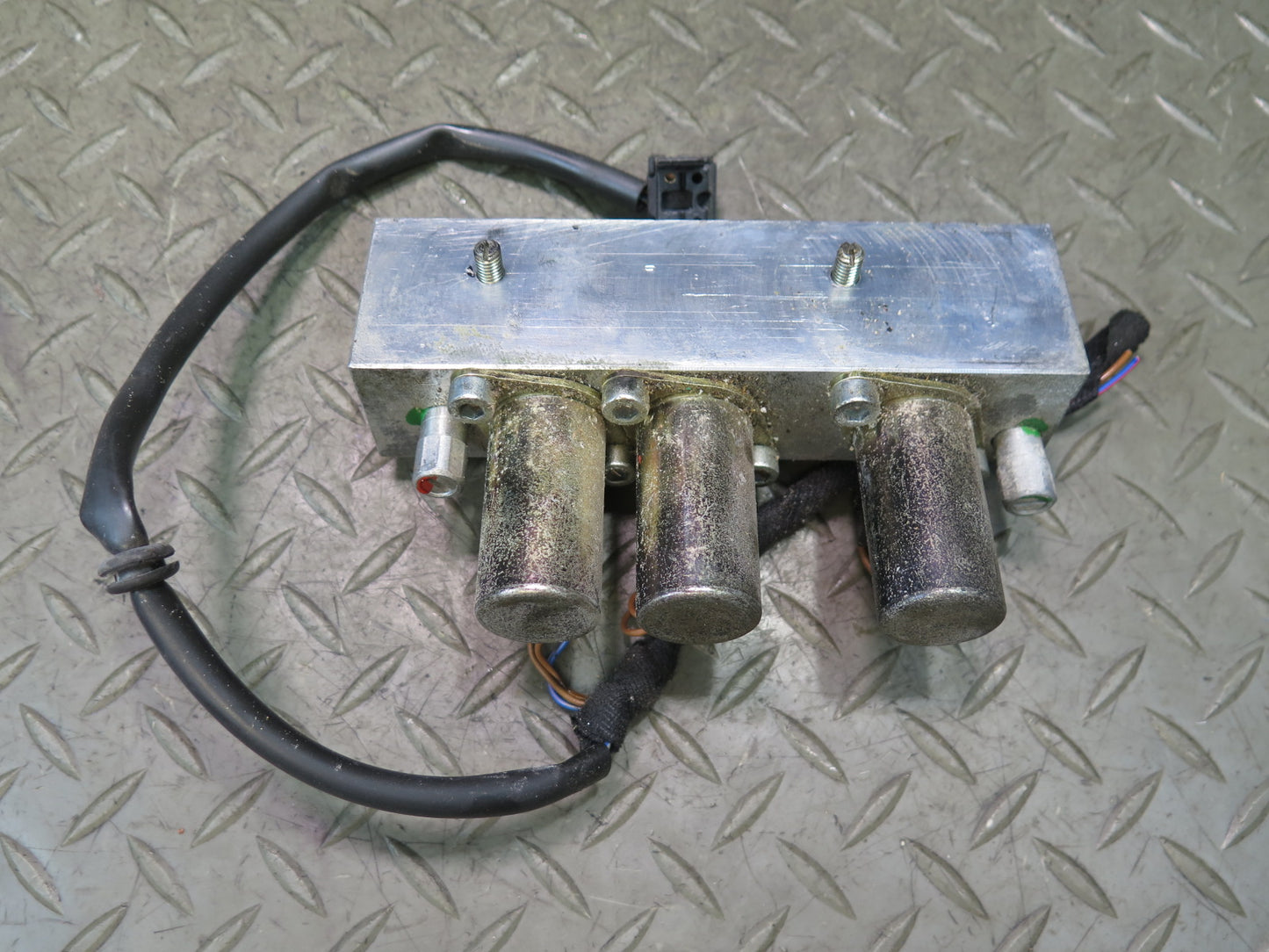 94-02 Mercedes R129 SL Convertible Right TOP Roof Hydraulic Valve Block OEM