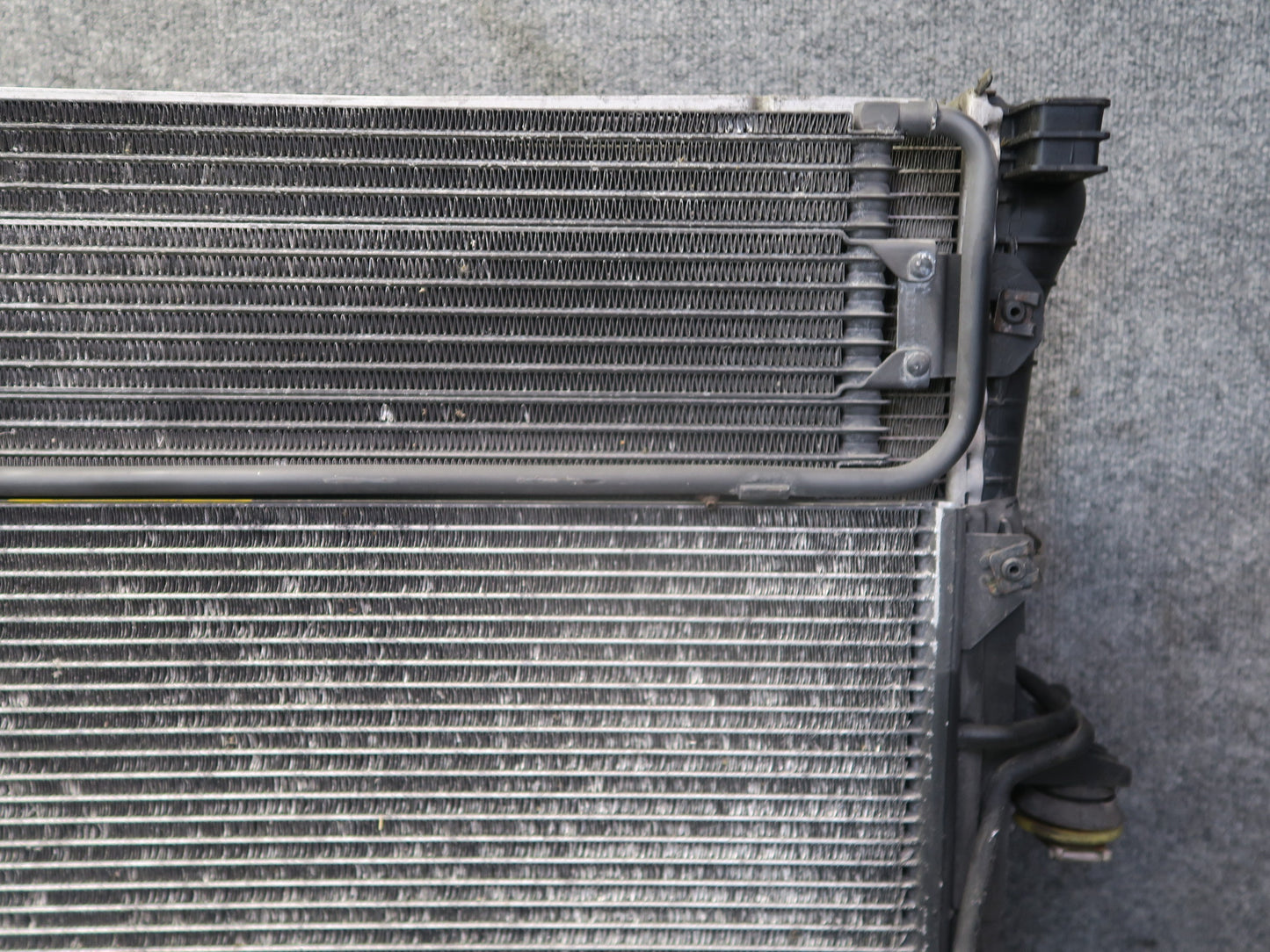 08-10 Porsche Cayenne 957 Turbo Engine Radiator A/C Condenser Cooling Fan Shroud