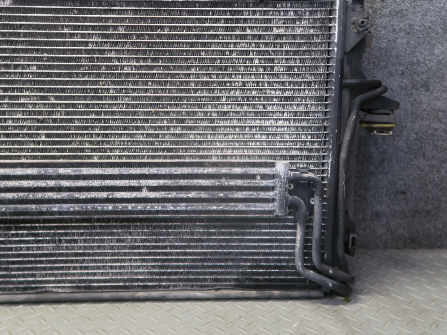 08-10 Porsche Cayenne 957 Turbo Engine Radiator A/C Condenser Cooling Fan Shroud