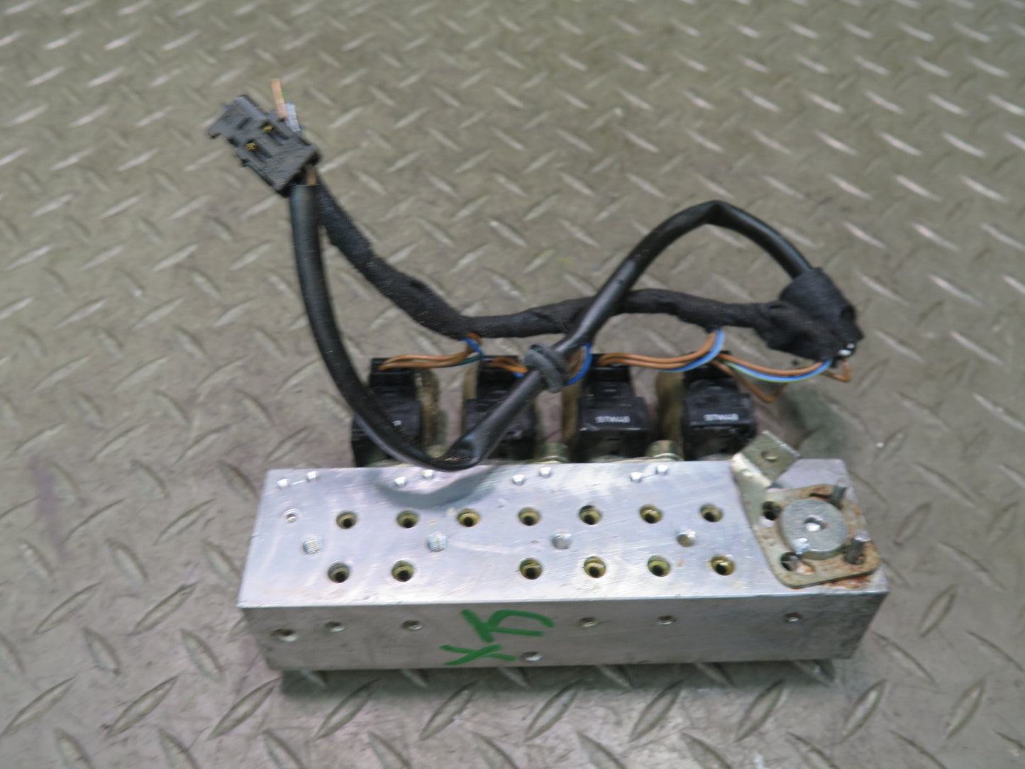 94-02 Mercedes R129 SL Convertible Left TOP Roof Hydraulic Valve Block OEM