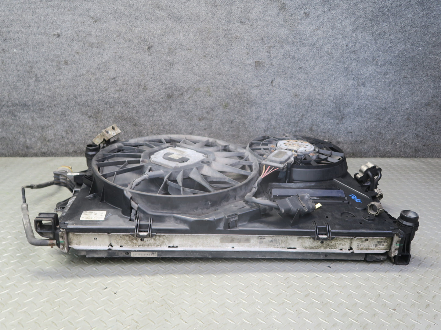 08-10 Porsche Cayenne 957 Turbo Engine Radiator A/C Condenser Cooling Fan Shroud