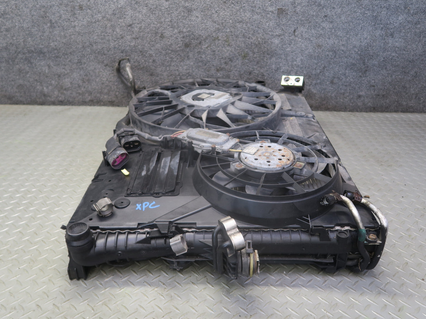 08-10 Porsche Cayenne 957 Turbo Engine Radiator A/C Condenser Cooling Fan Shroud
