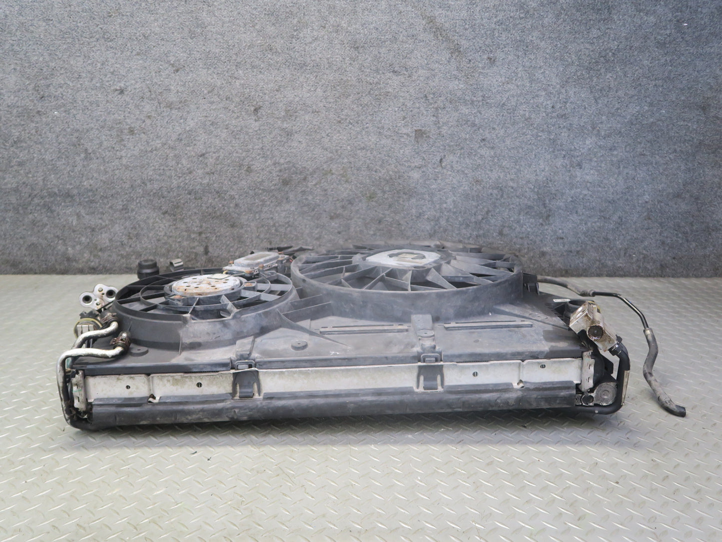 08-10 Porsche Cayenne 957 Turbo Engine Radiator A/C Condenser Cooling Fan Shroud