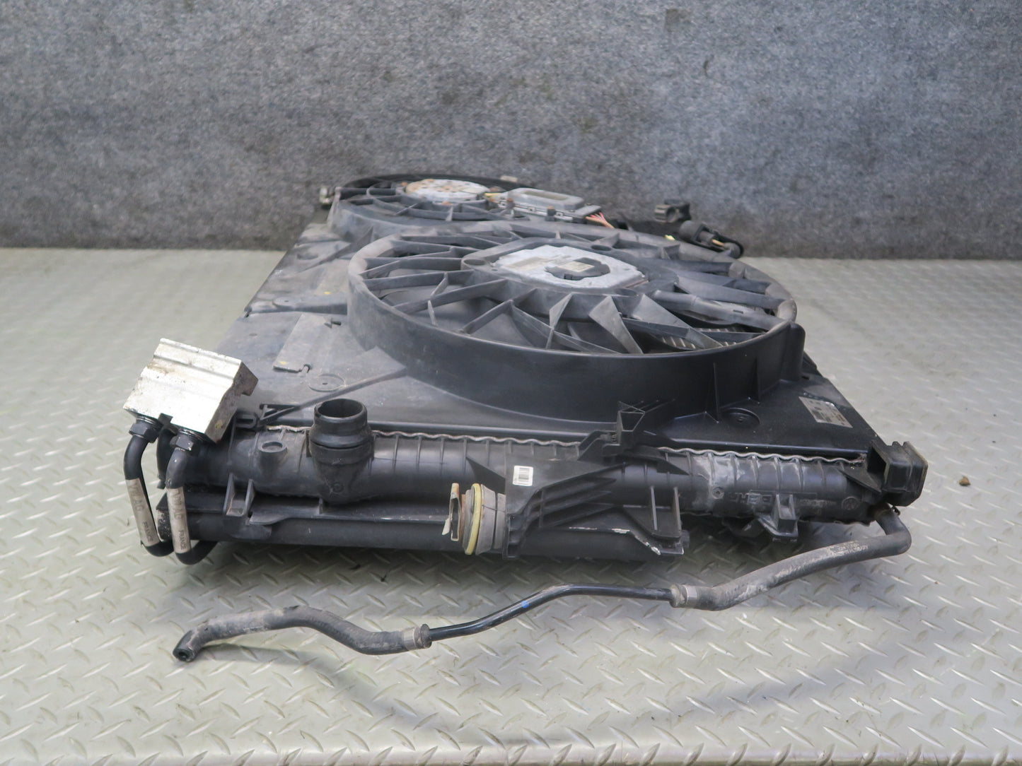 08-10 Porsche Cayenne 957 Turbo Engine Radiator A/C Condenser Cooling Fan Shroud