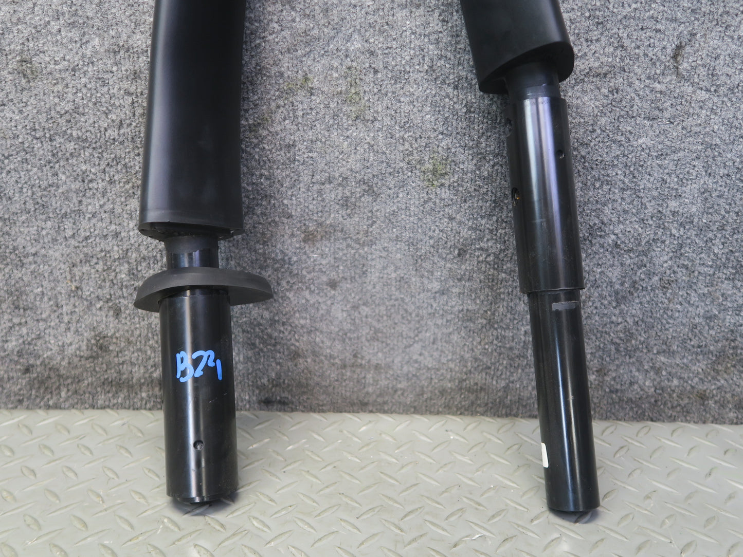 96-02 BMW E36/7 Z3 Convertible Set of 2 Left & Right Roll Over Roll Bar OEM