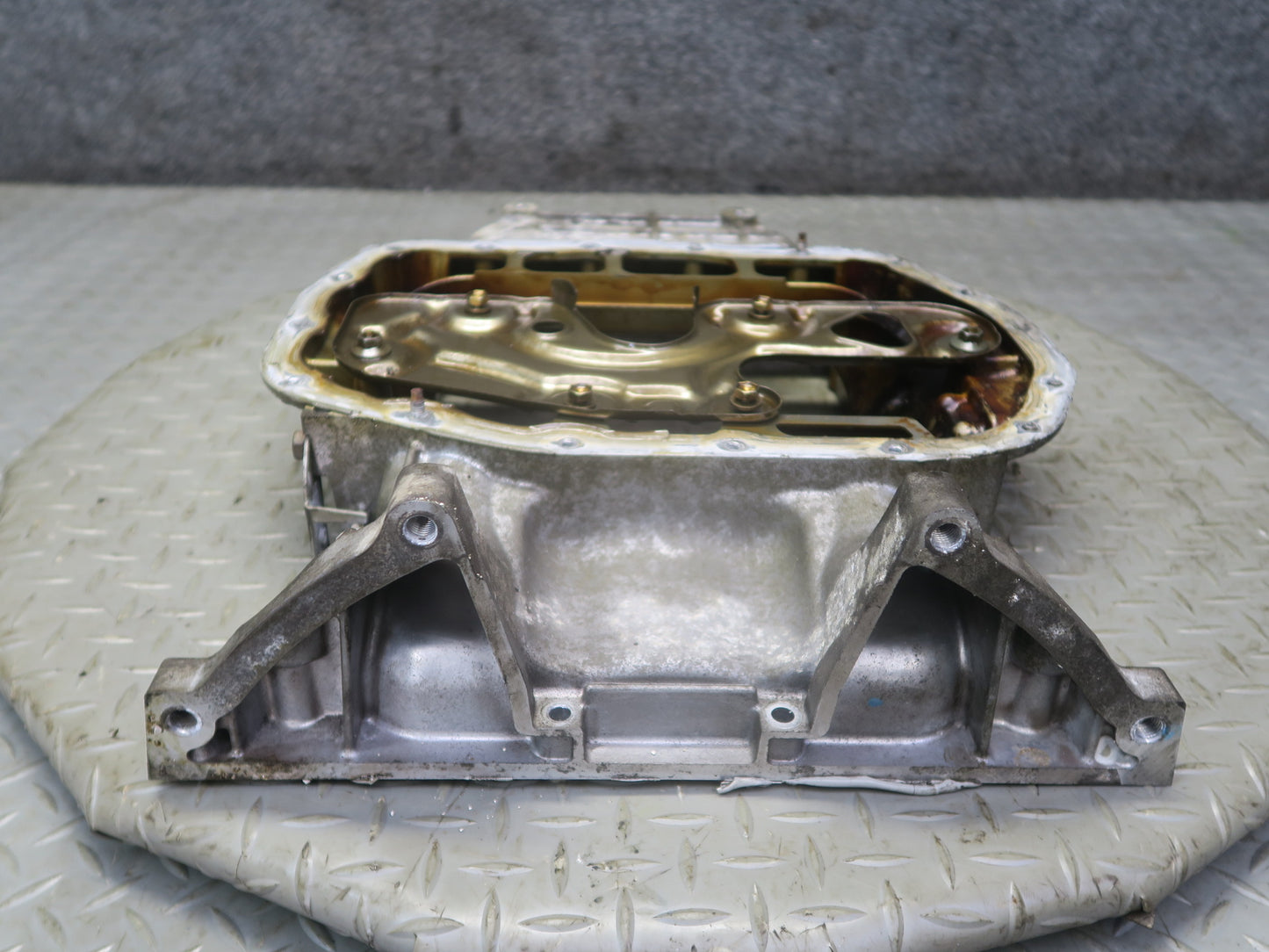 01-06 Lexus LS430 UCF30L 3UZFE Engine Motor Upper Oil Pan OEM