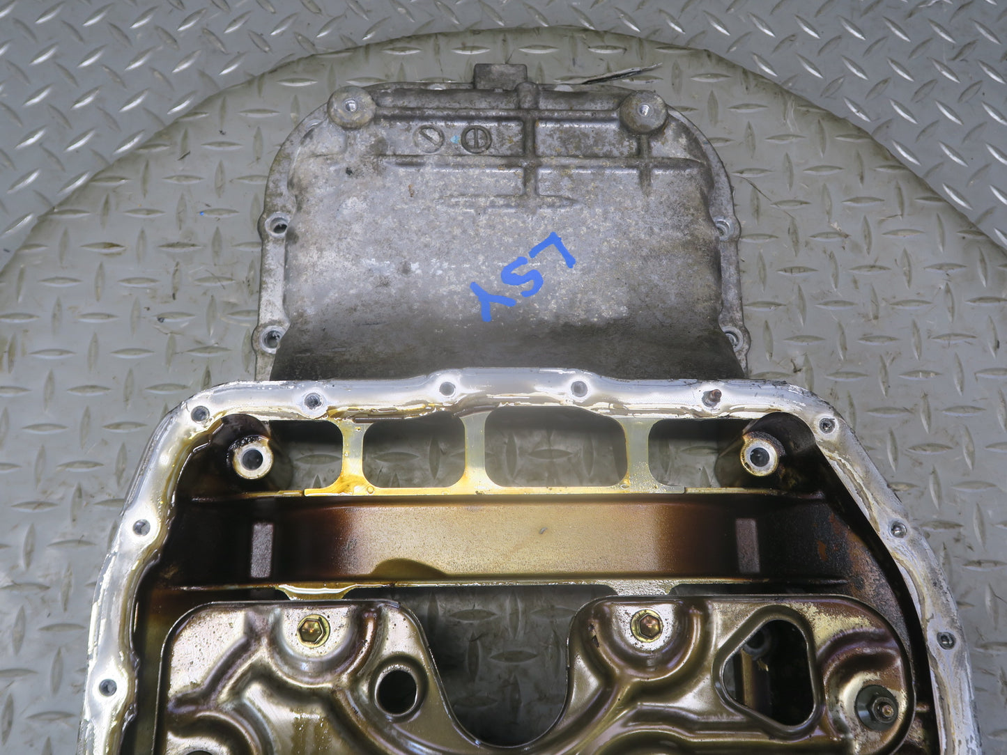 01-06 Lexus LS430 UCF30L 3UZFE Engine Motor Upper Oil Pan OEM
