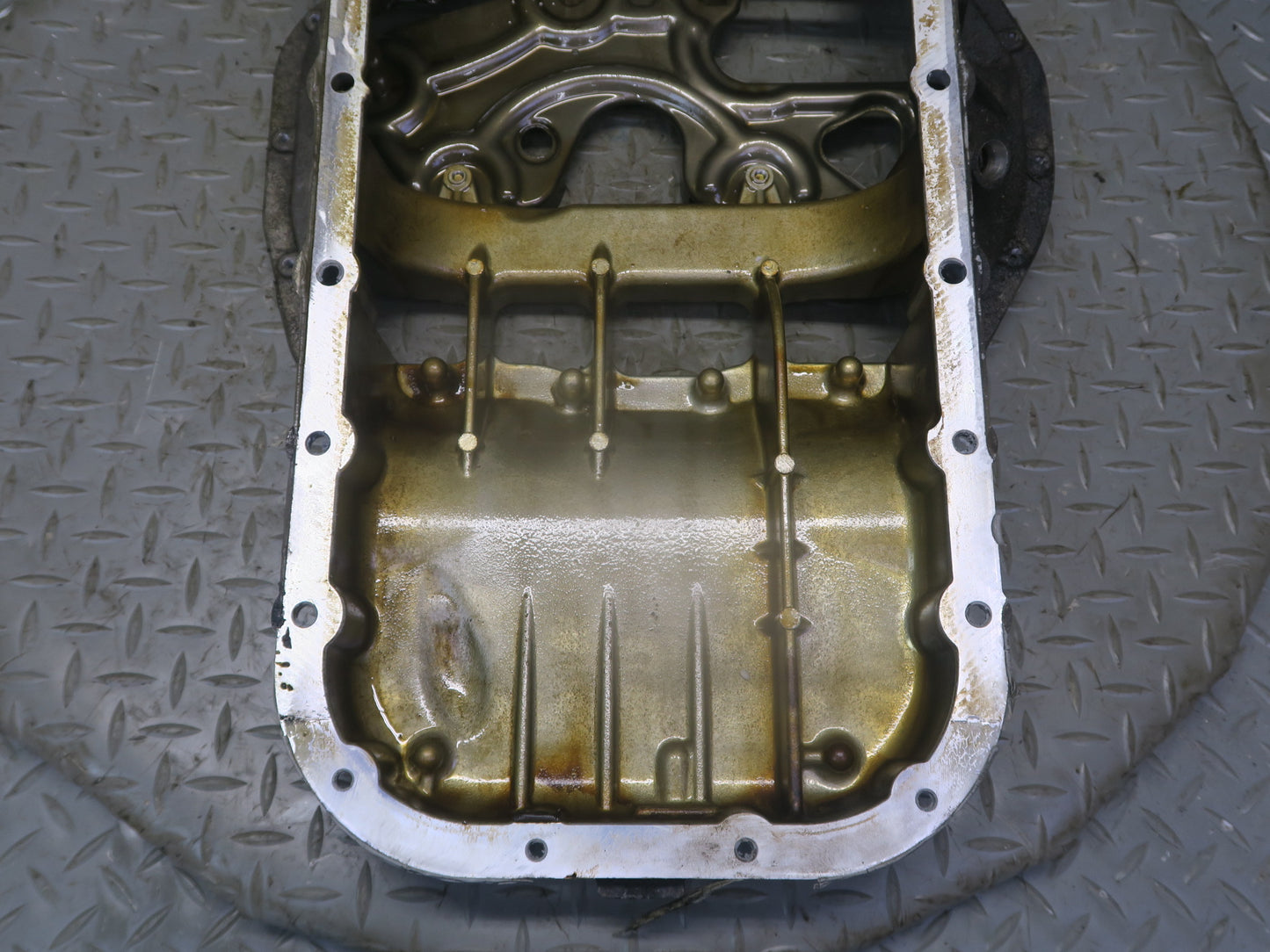 01-06 Lexus LS430 UCF30L 3UZFE Engine Motor Upper Oil Pan OEM