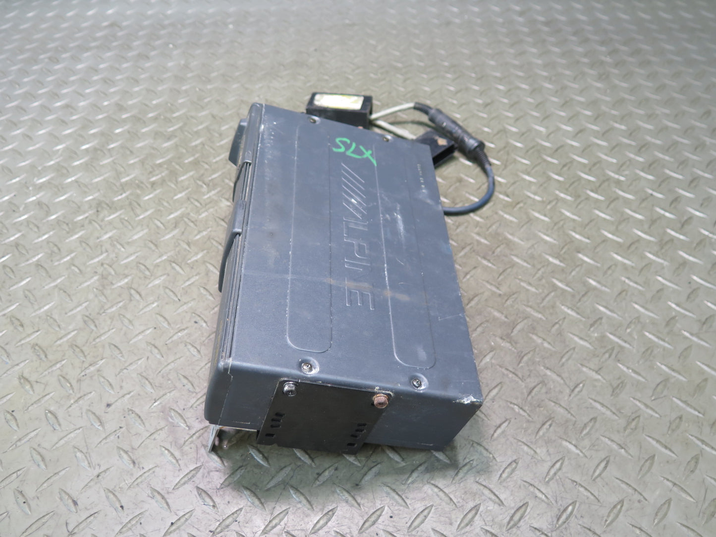 96-02 Mercedes R129 Sl-class Alpine CHM-S611 CD Changer Player  w Magazine OEM