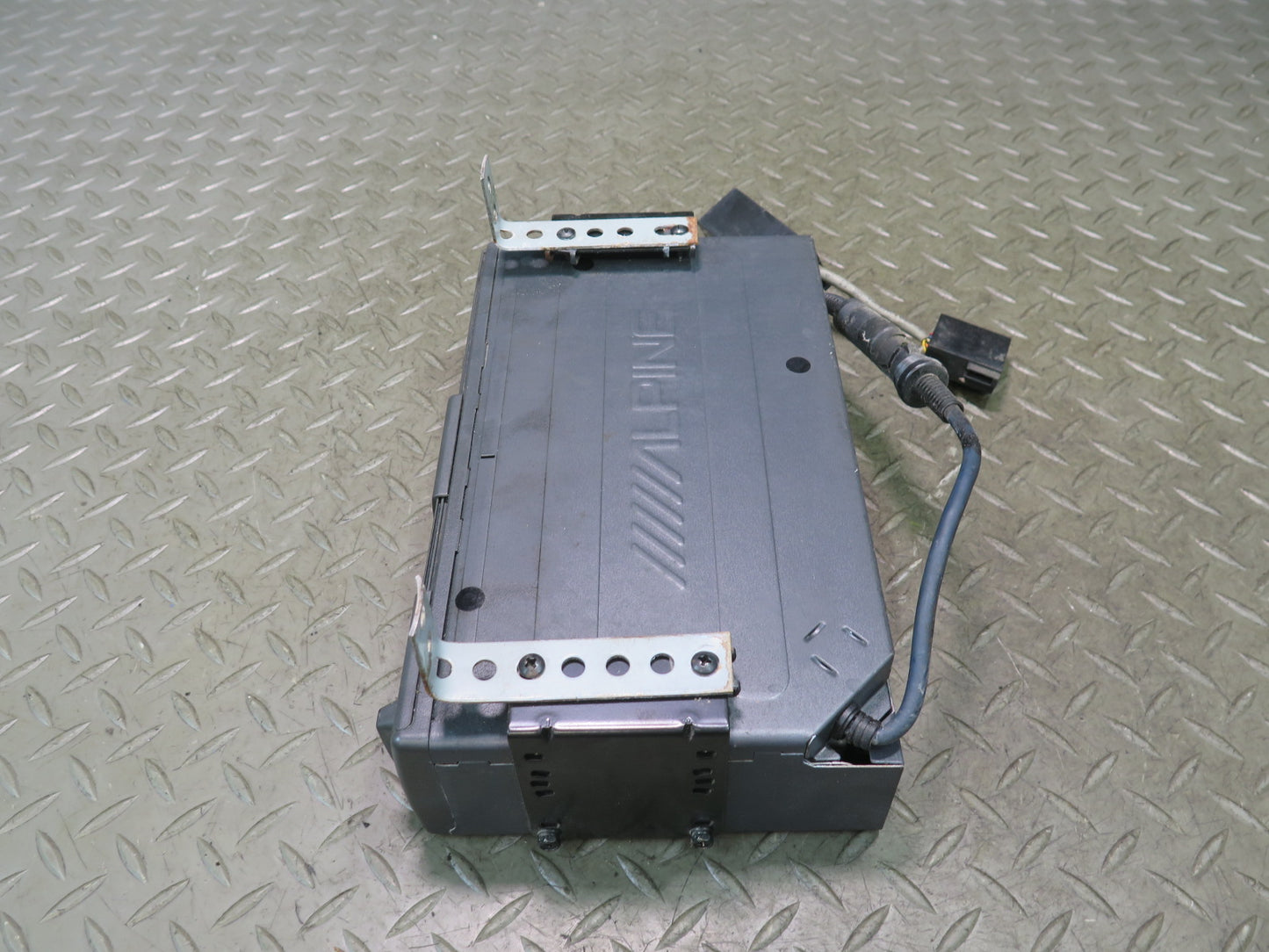 96-02 Mercedes R129 Sl-class Alpine CHM-S611 CD Changer Player  w Magazine OEM