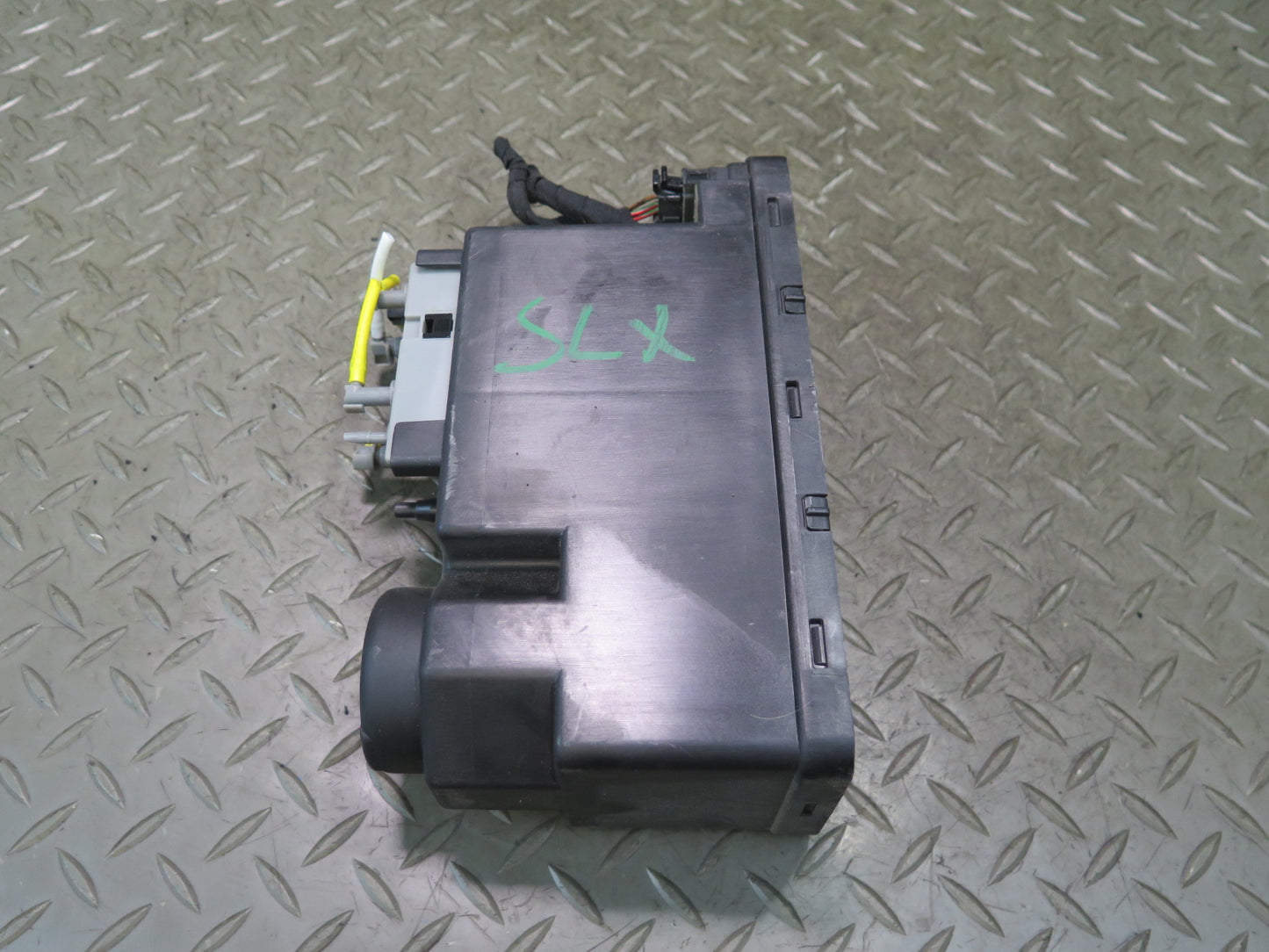 98-02 Mercedes R129 SL Central Lock Door Locking Vacuum Pump 1298001348 OEM