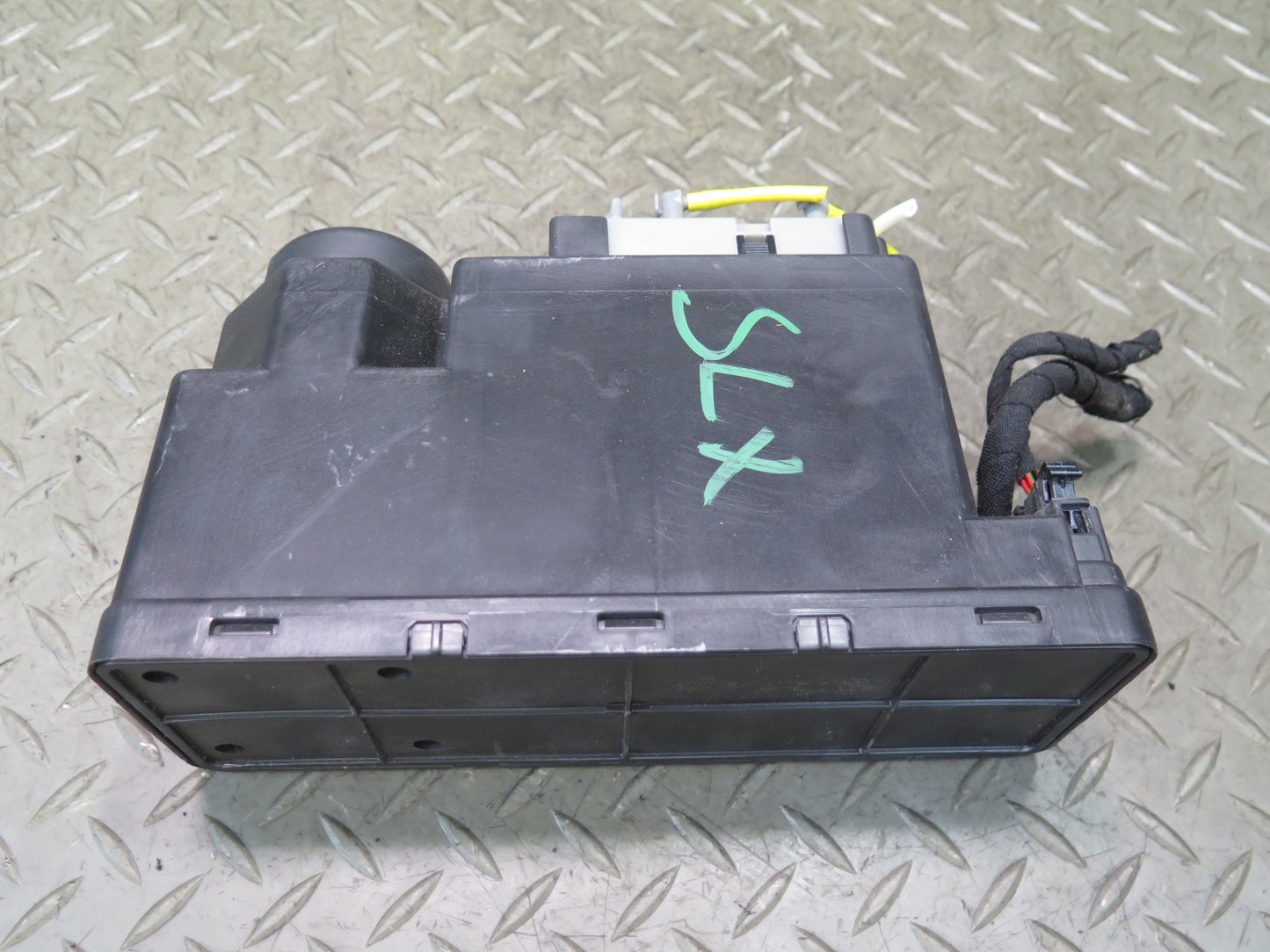98-02 Mercedes R129 SL Central Lock Door Locking Vacuum Pump 1298001348 OEM