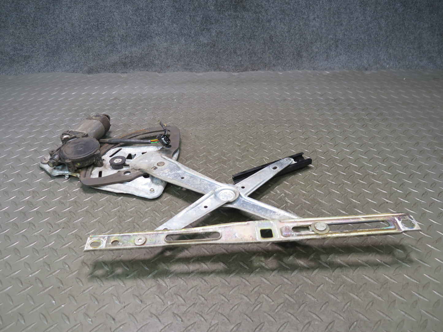 94-02 Mercedes R129 Sl-class Left Door Window Regulator w Motor OEM