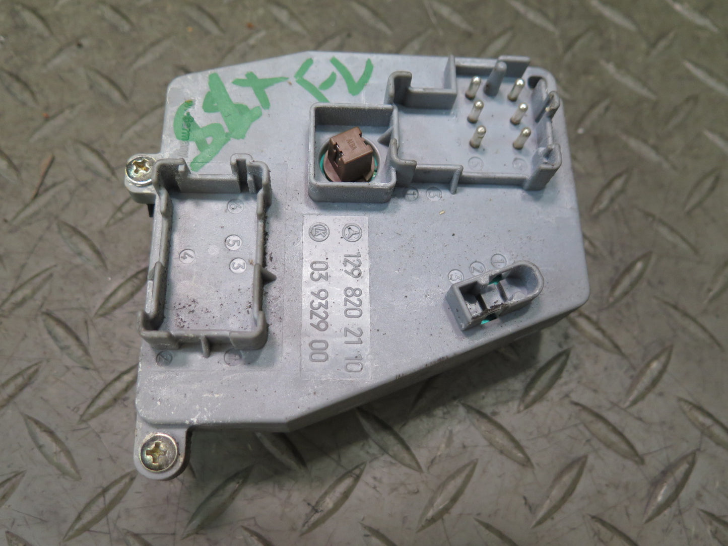 96-02 Mercedes R129 SL Front Left Seat Adjust Control Switch 1298202110 OEM