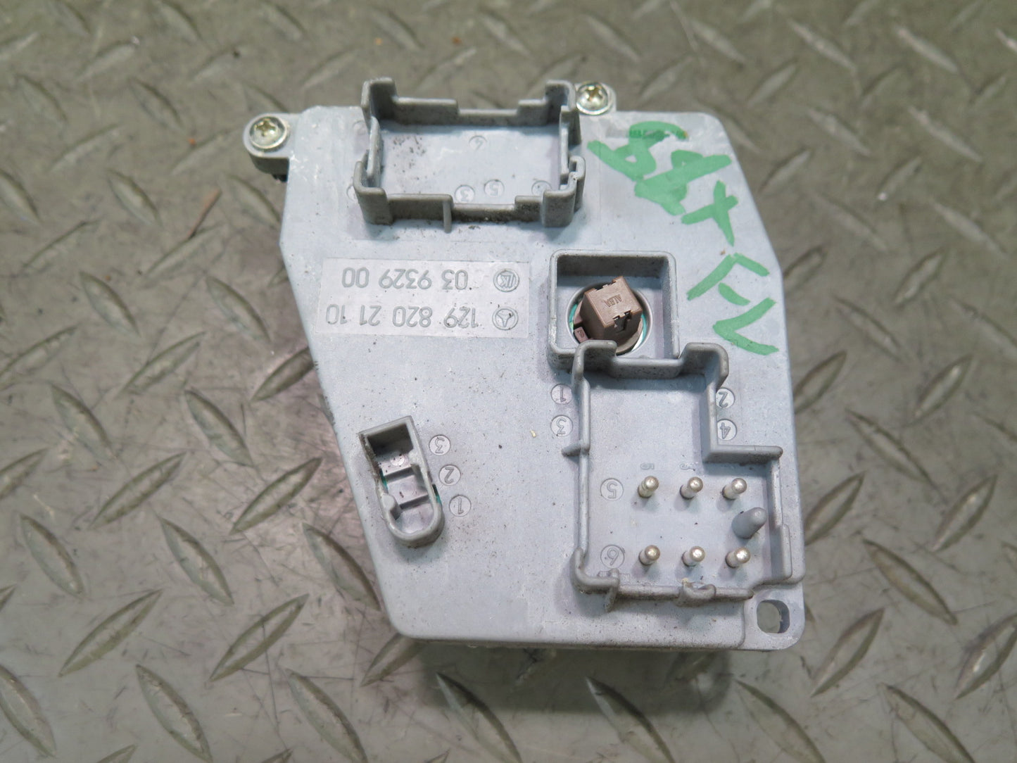 96-02 Mercedes R129 SL Front Left Seat Adjust Control Switch 1298202110 OEM