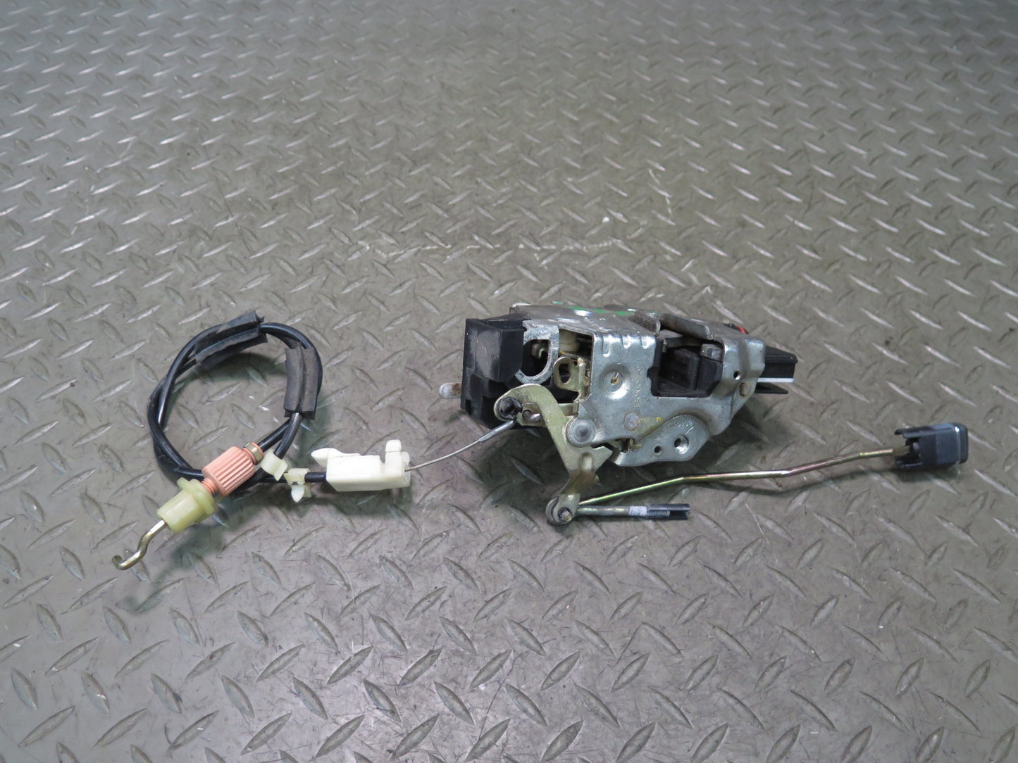 94-02 Mercedes R129 Sl-class Right Door Lock Latch w Cable OEM