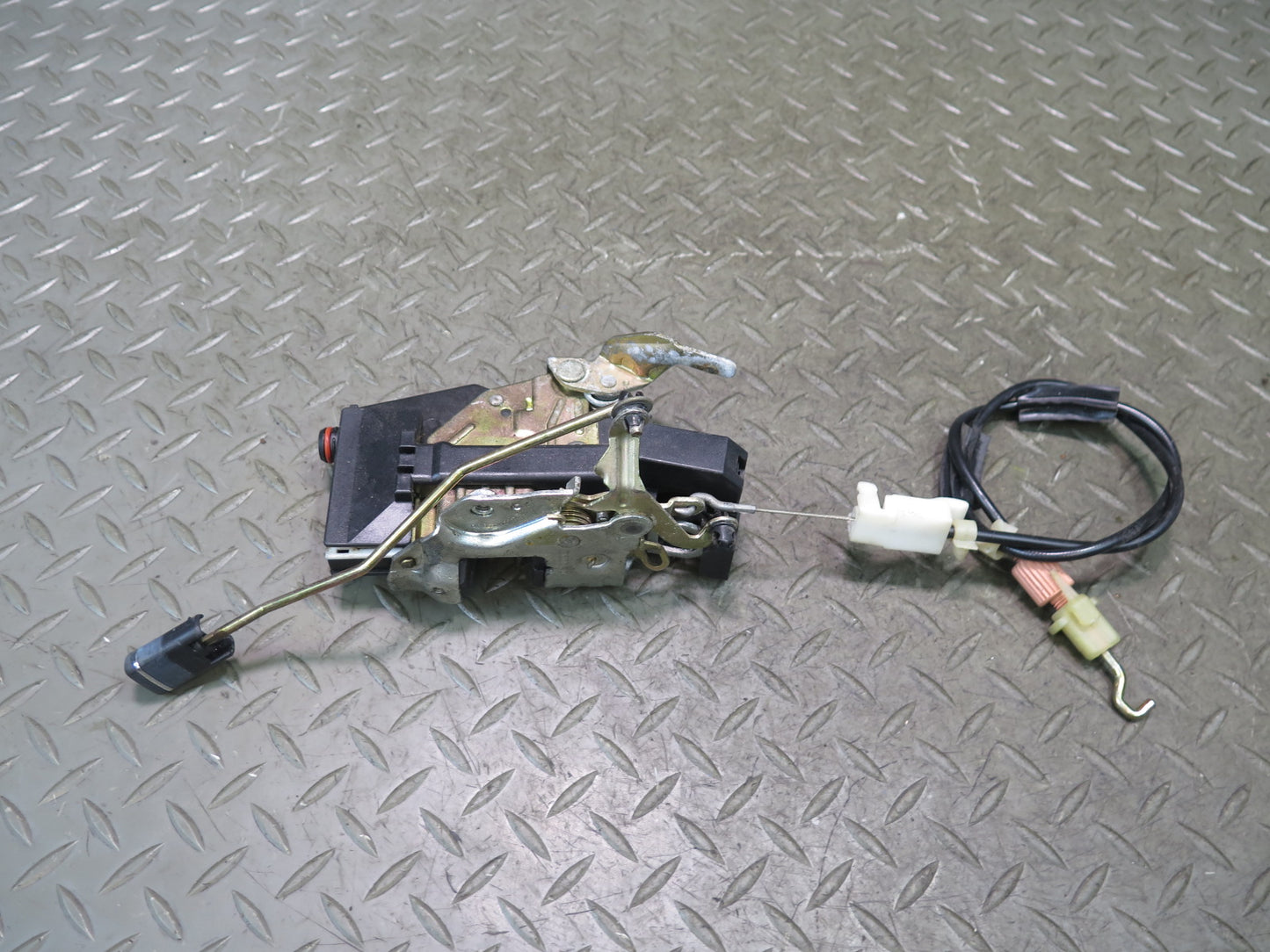 94-02 Mercedes R129 Sl-class Right Door Lock Latch w Cable OEM