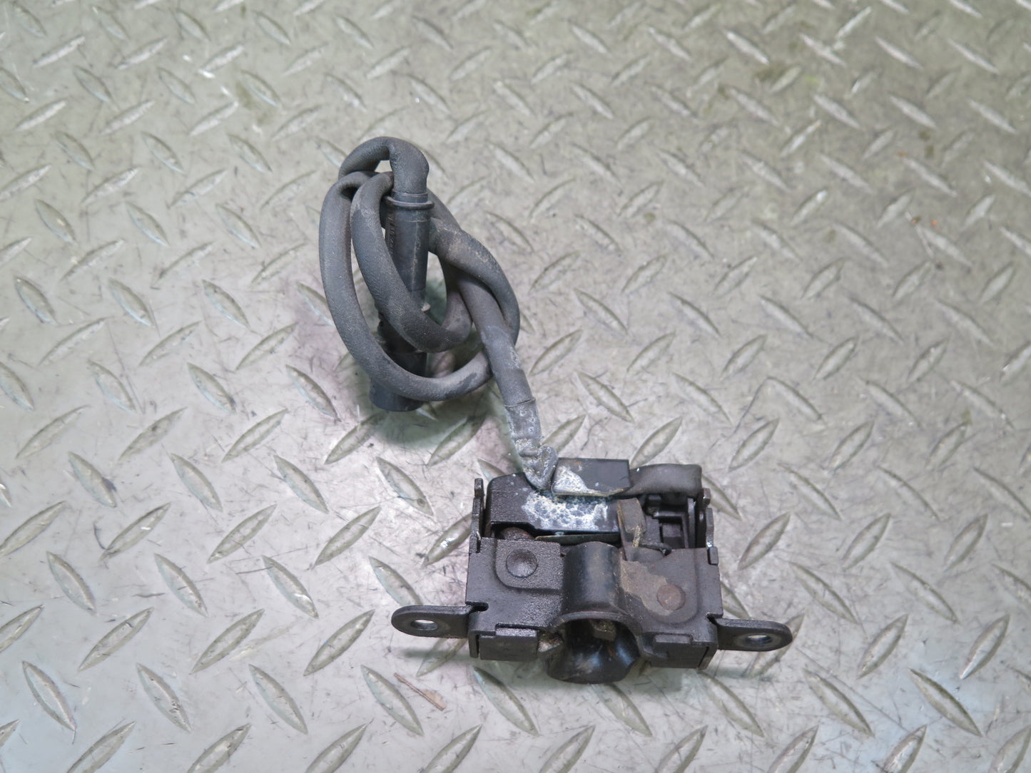 94-02 Mercedes R129 Sl-class Set of 2 Front Left & Right Hood Lock Latch OEM