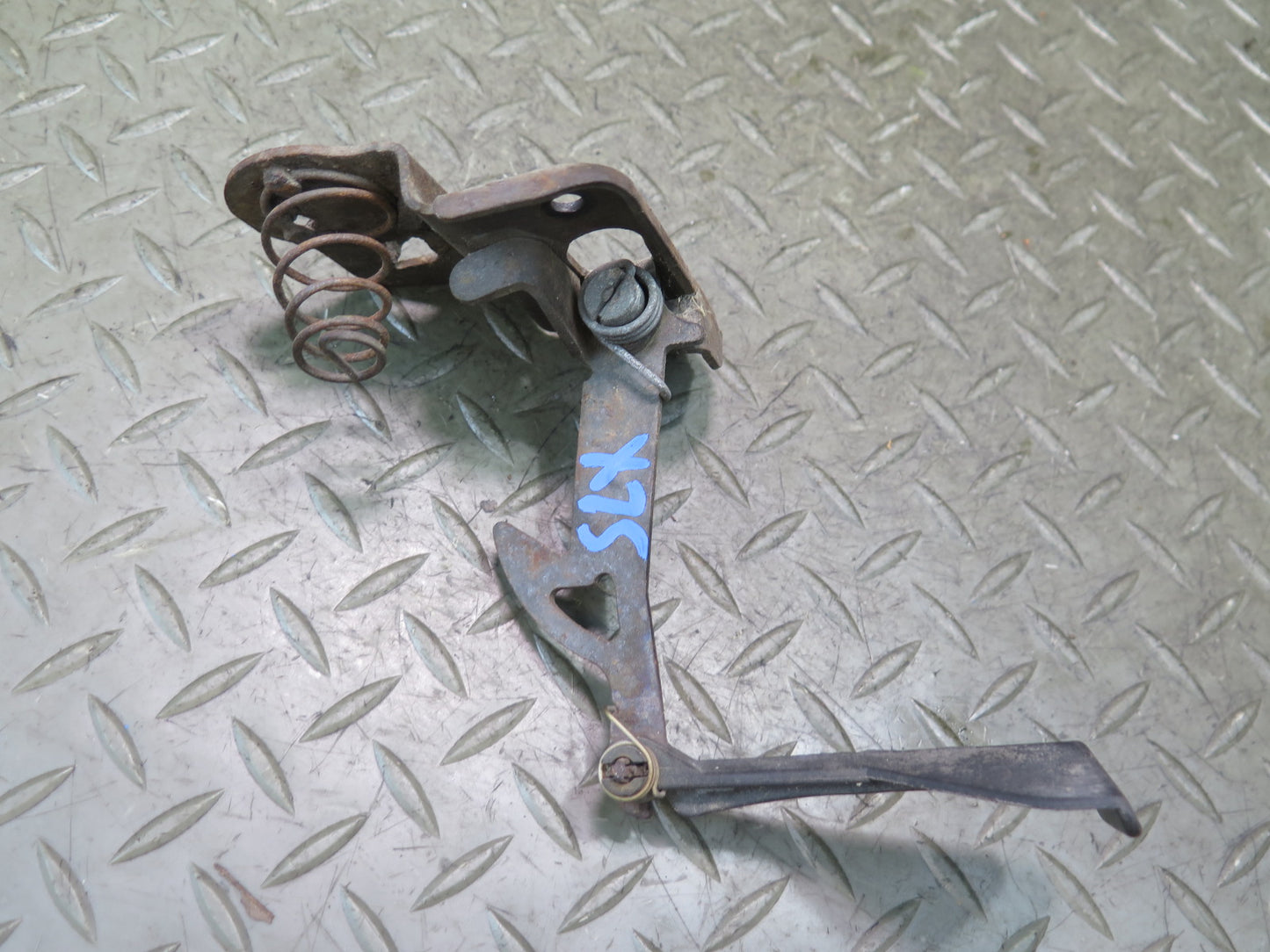 96-02 Mercedes R129 Sl-class Front Hood Lock Latch Catch Hook 1298870127 OEM
