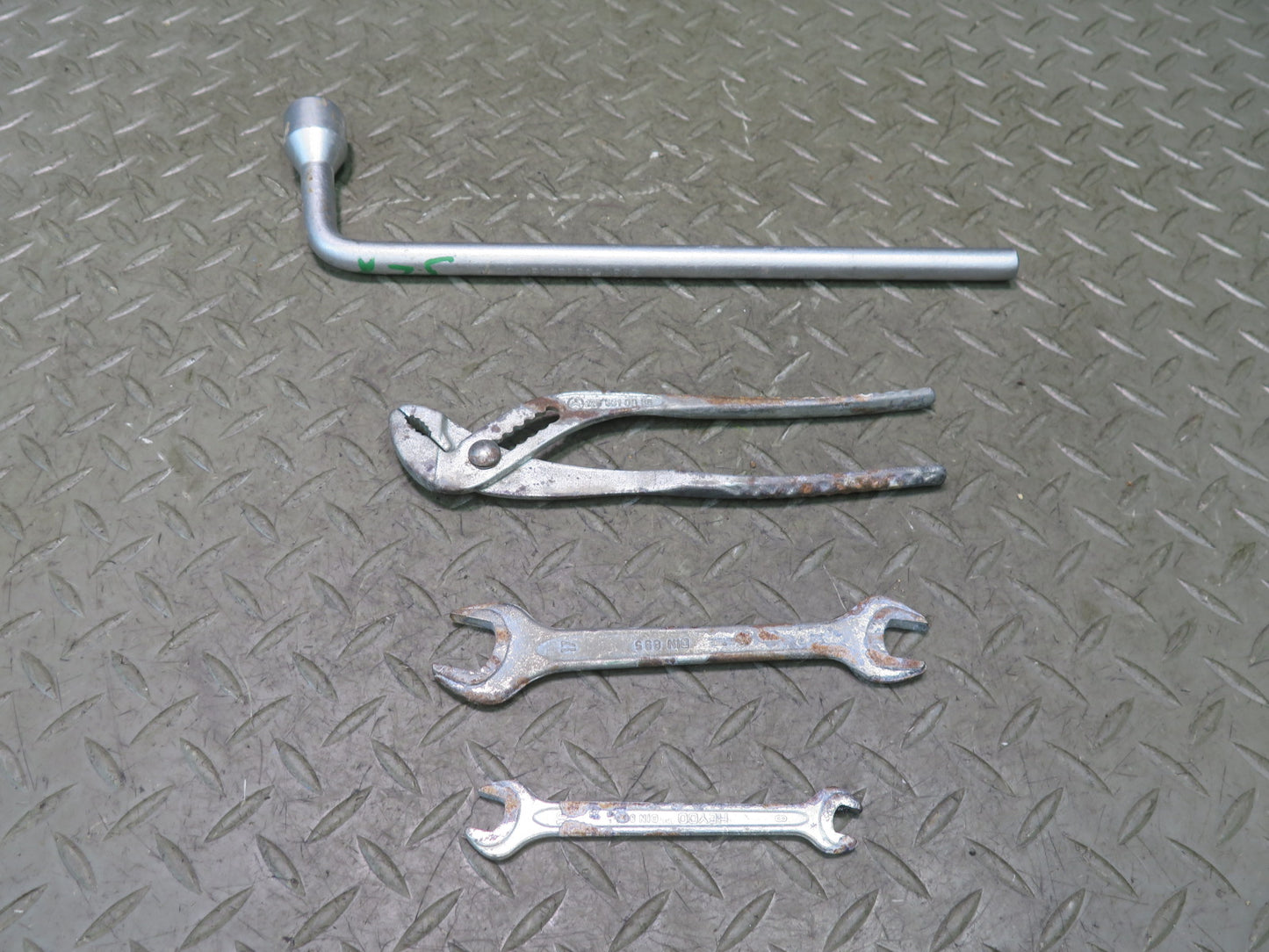 94-02 Mercedes R129 Sl-class Emergency Spare Tire Wrench Tool KIT Set OEM
