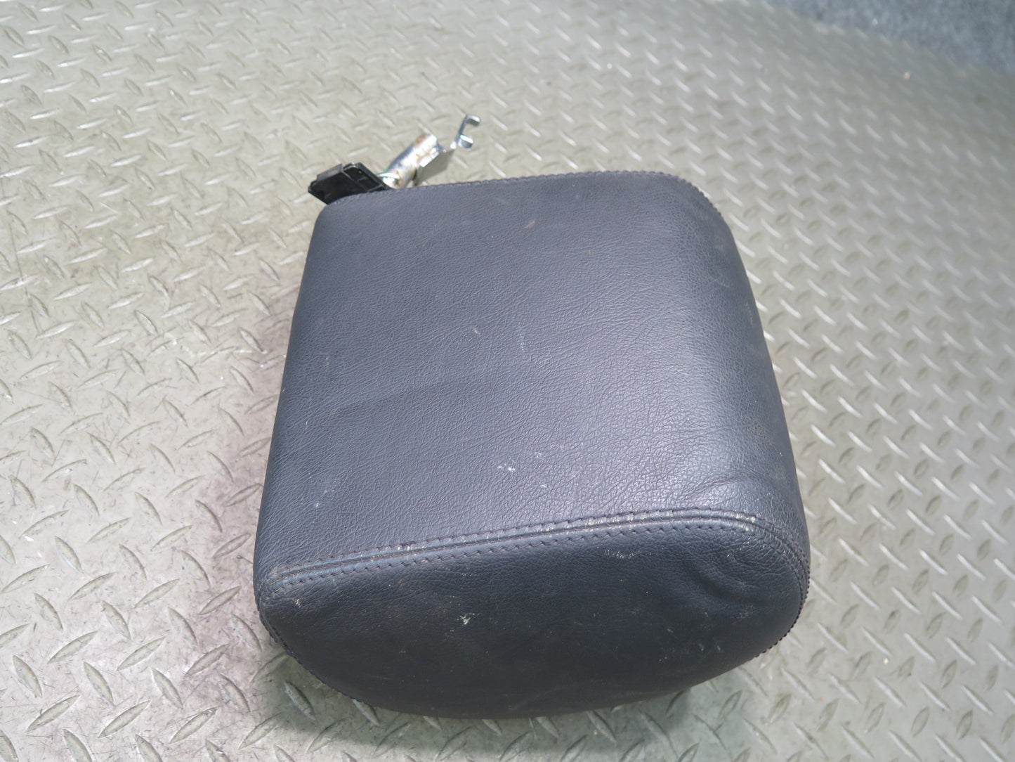 96-02 Mercedes R129 Sl-class Set of 2 Front Left & Right Leather Headrest OEM