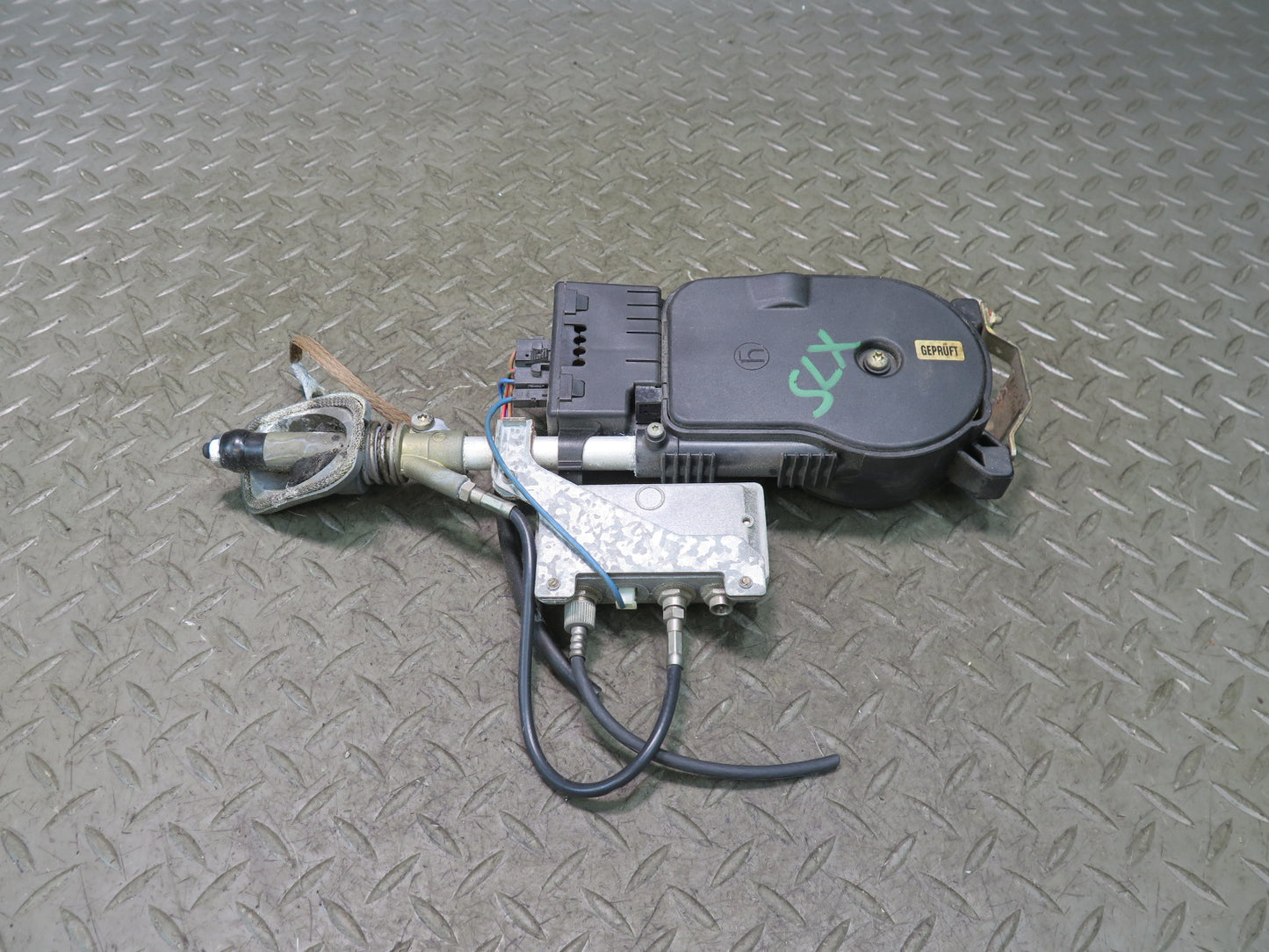 94-02 Mercedes R129 Sl-class Power Radio Antenna Assembly OEM