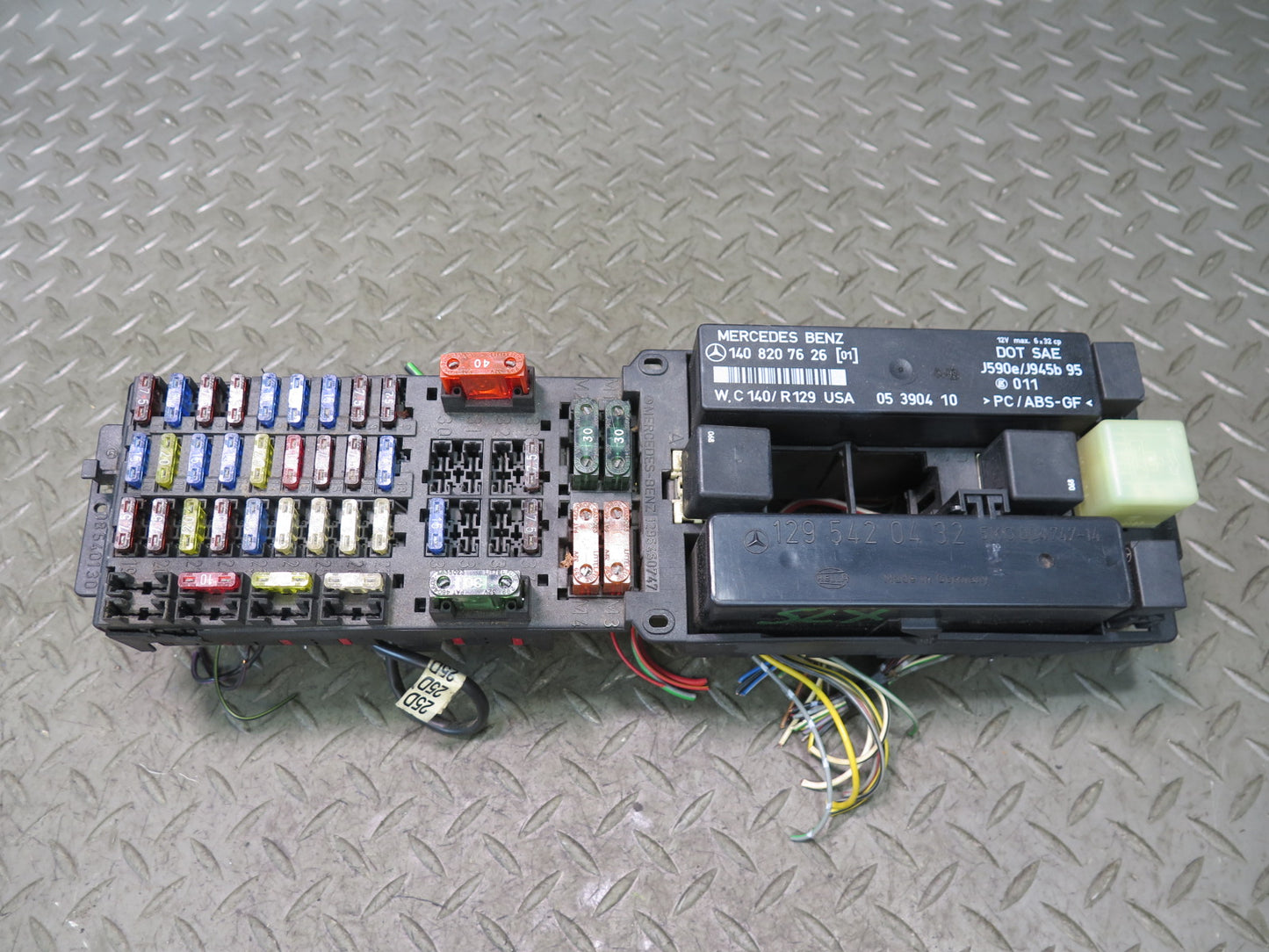 96-02 Mercedes R129 Sl-class Fuse Relay Box Module 1295450747 OEM