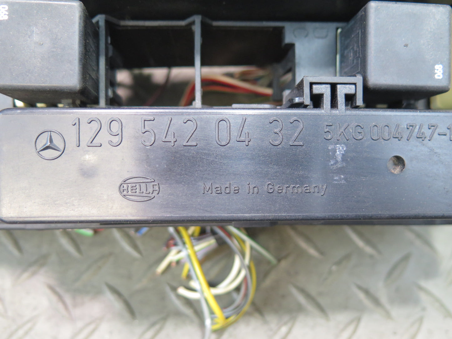 96-02 Mercedes R129 Sl-class Fuse Relay Box Module 1295450747 OEM