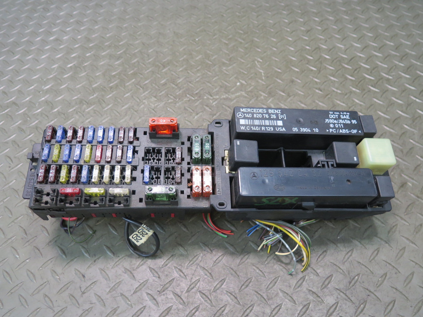 96-02 Mercedes R129 Sl-class Fuse Relay Box Module 1295450747 OEM