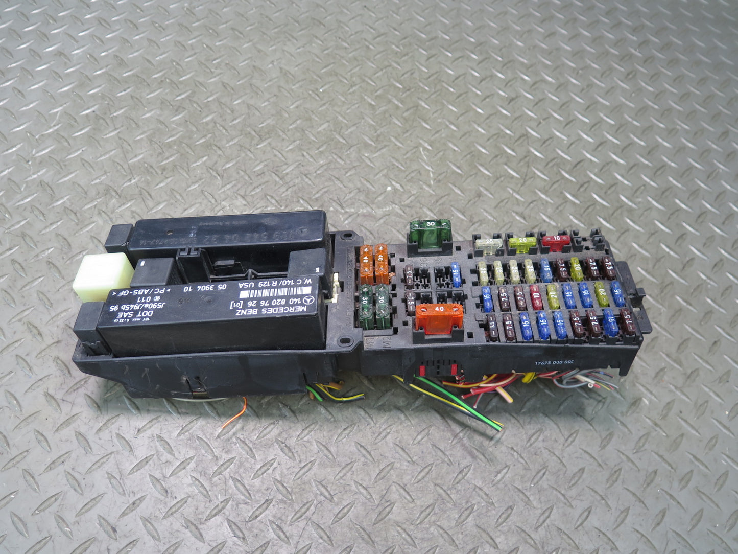 96-02 Mercedes R129 Sl-class Fuse Relay Box Module 1295450747 OEM