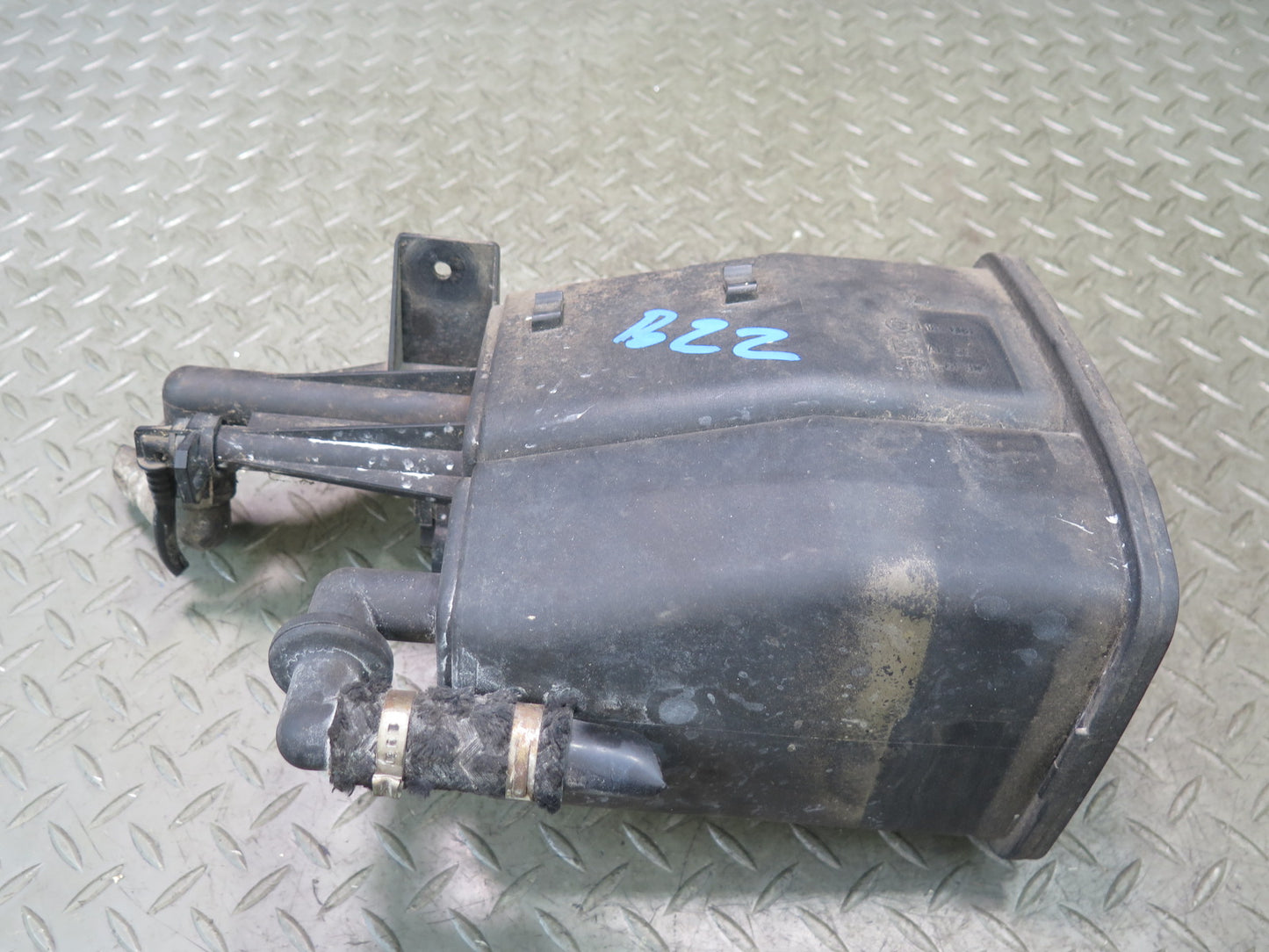96-02 BMW E36/7 Z3 Fuel Evap Vapor Charcoal Canister 1184608 OEM