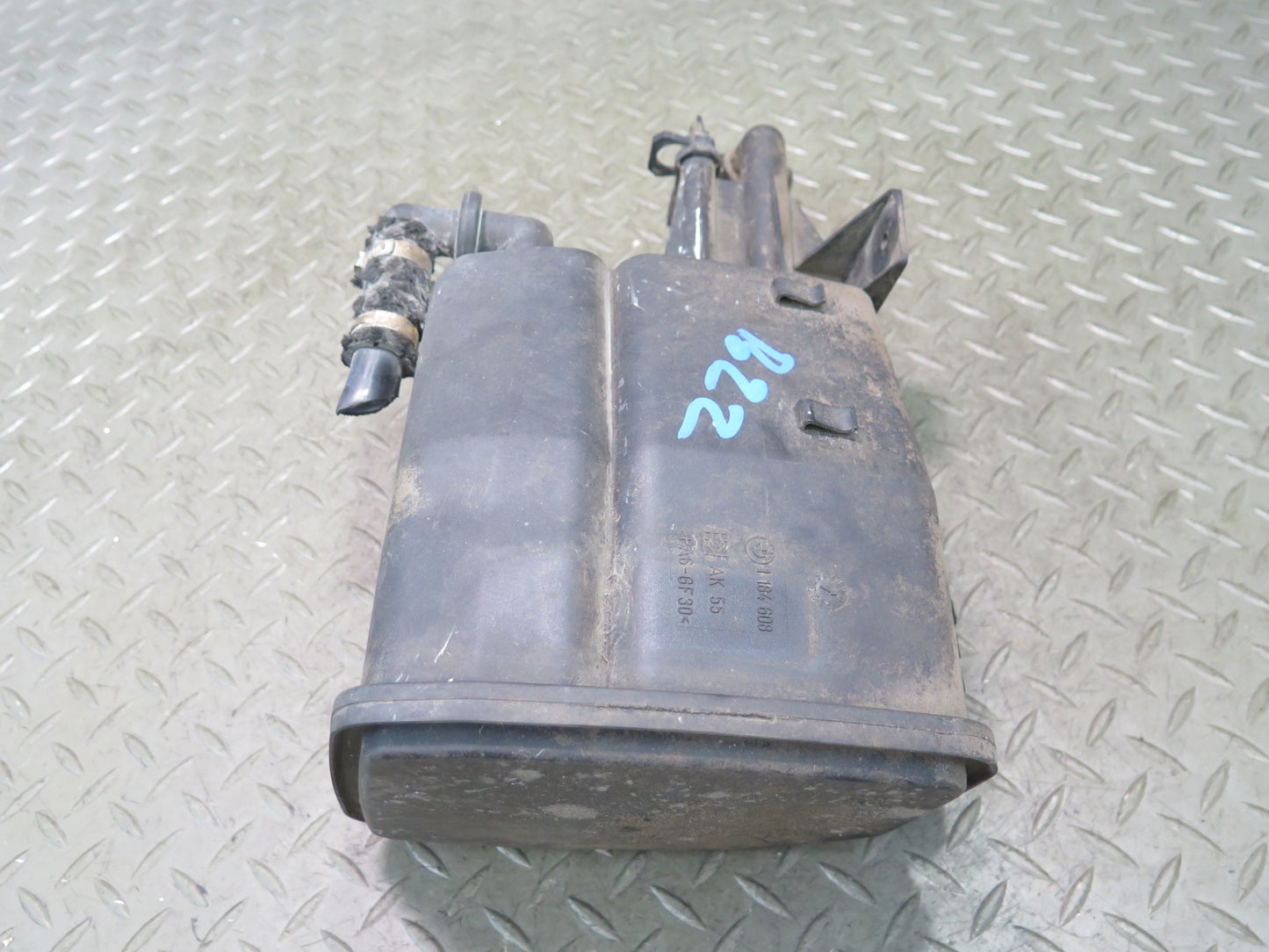 96-02 BMW E36/7 Z3 Fuel Evap Vapor Charcoal Canister 1184608 OEM