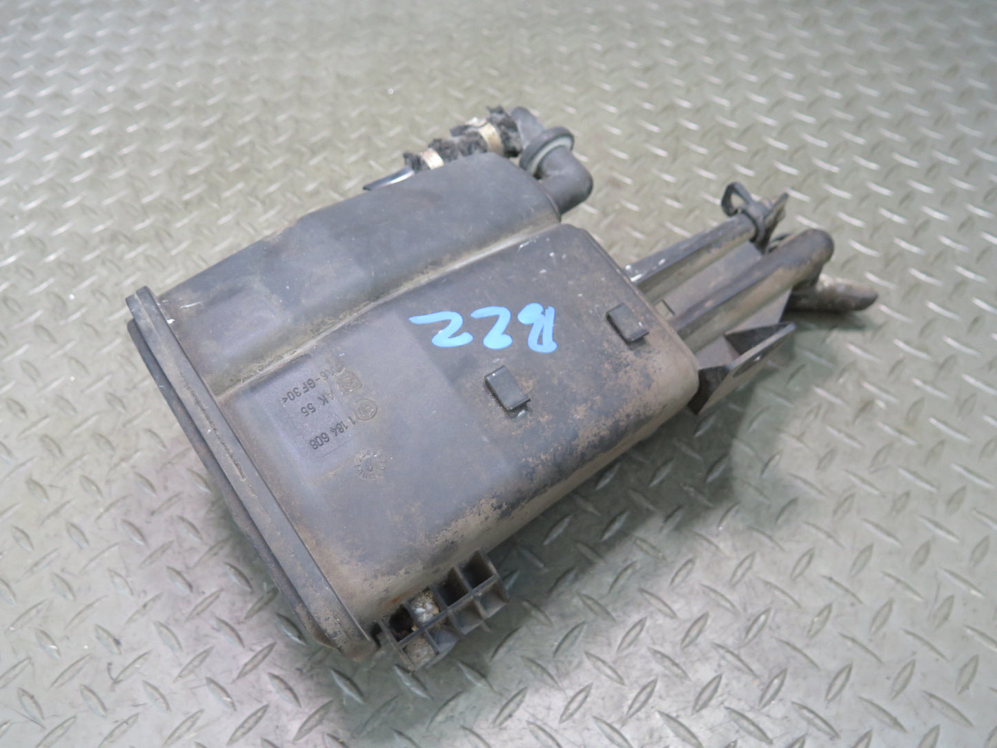 96-02 BMW E36/7 Z3 Fuel Evap Vapor Charcoal Canister 1184608 OEM