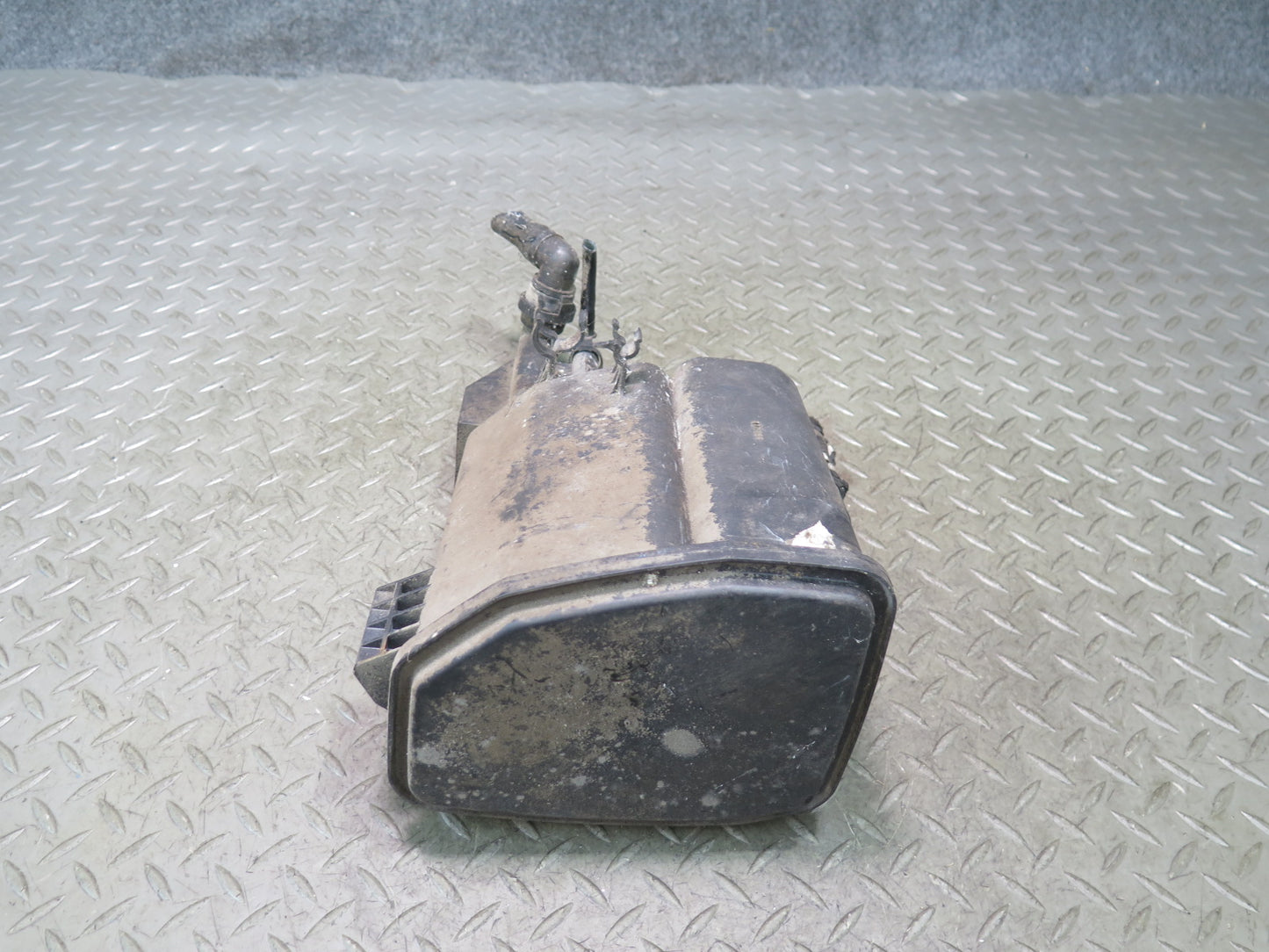 96-02 BMW E36/7 Z3 Fuel Evap Vapor Charcoal Canister 1184608 OEM