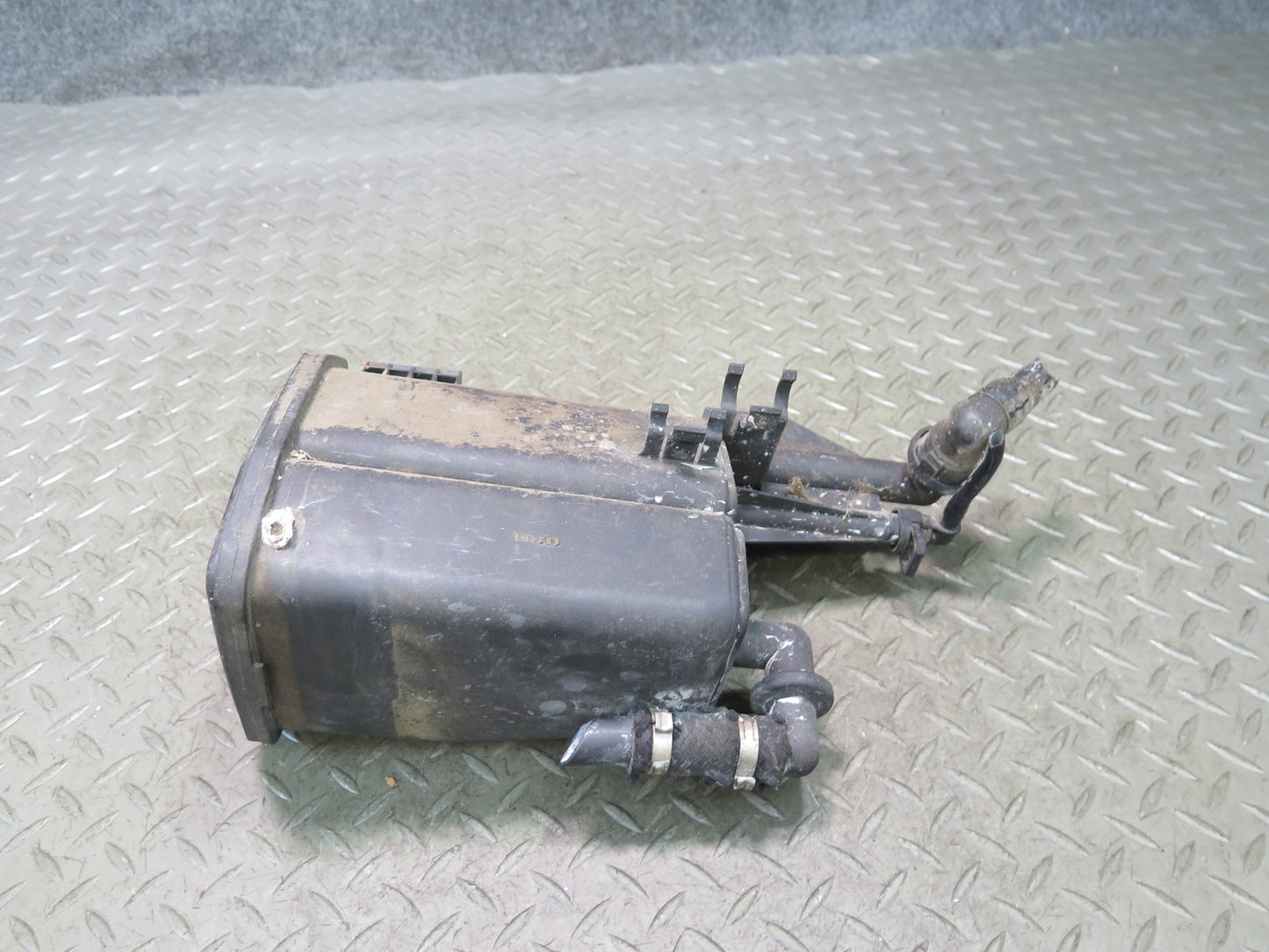 96-02 BMW E36/7 Z3 Fuel Evap Vapor Charcoal Canister 1184608 OEM