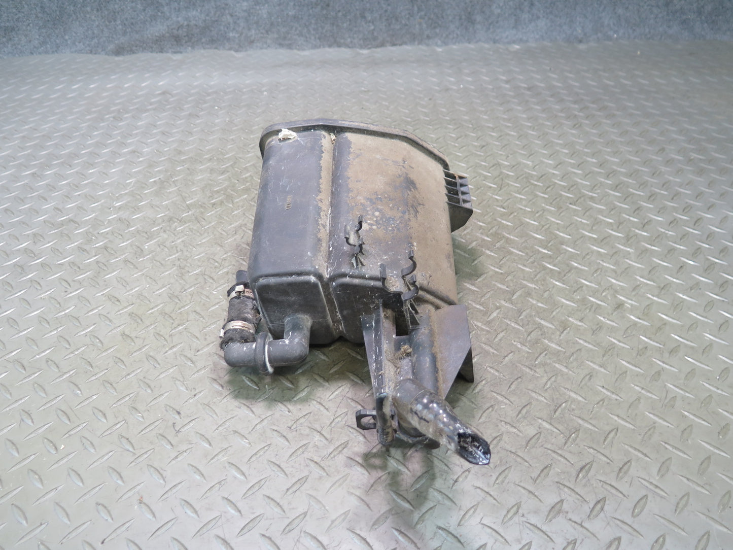 96-02 BMW E36/7 Z3 Fuel Evap Vapor Charcoal Canister 1184608 OEM