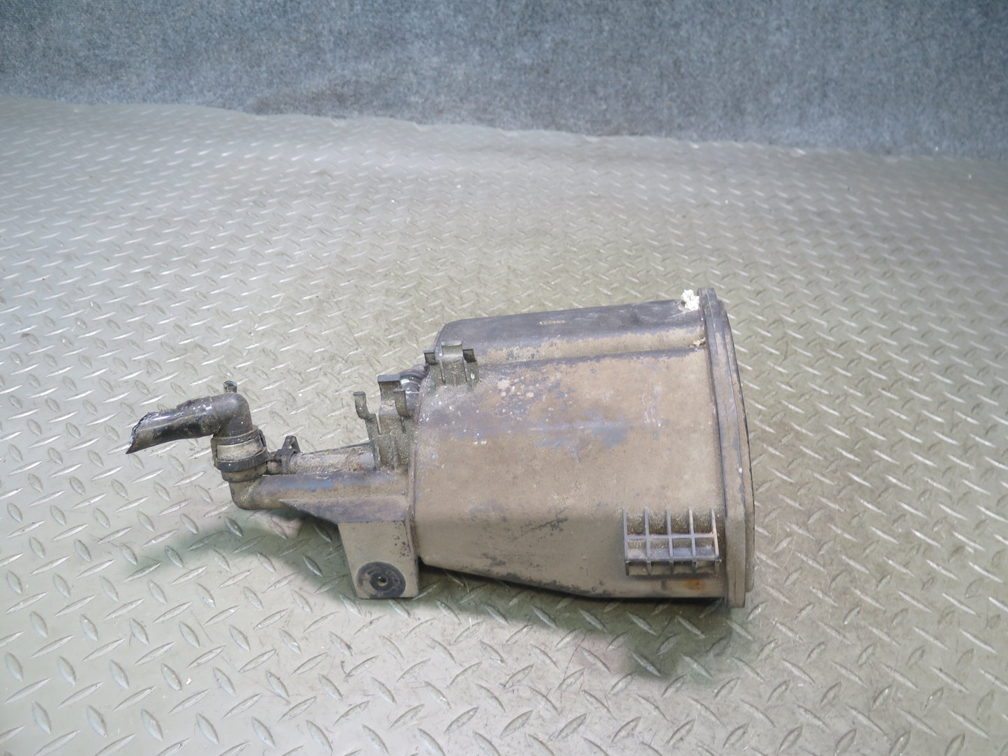 96-02 BMW E36/7 Z3 Fuel Evap Vapor Charcoal Canister 1184608 OEM