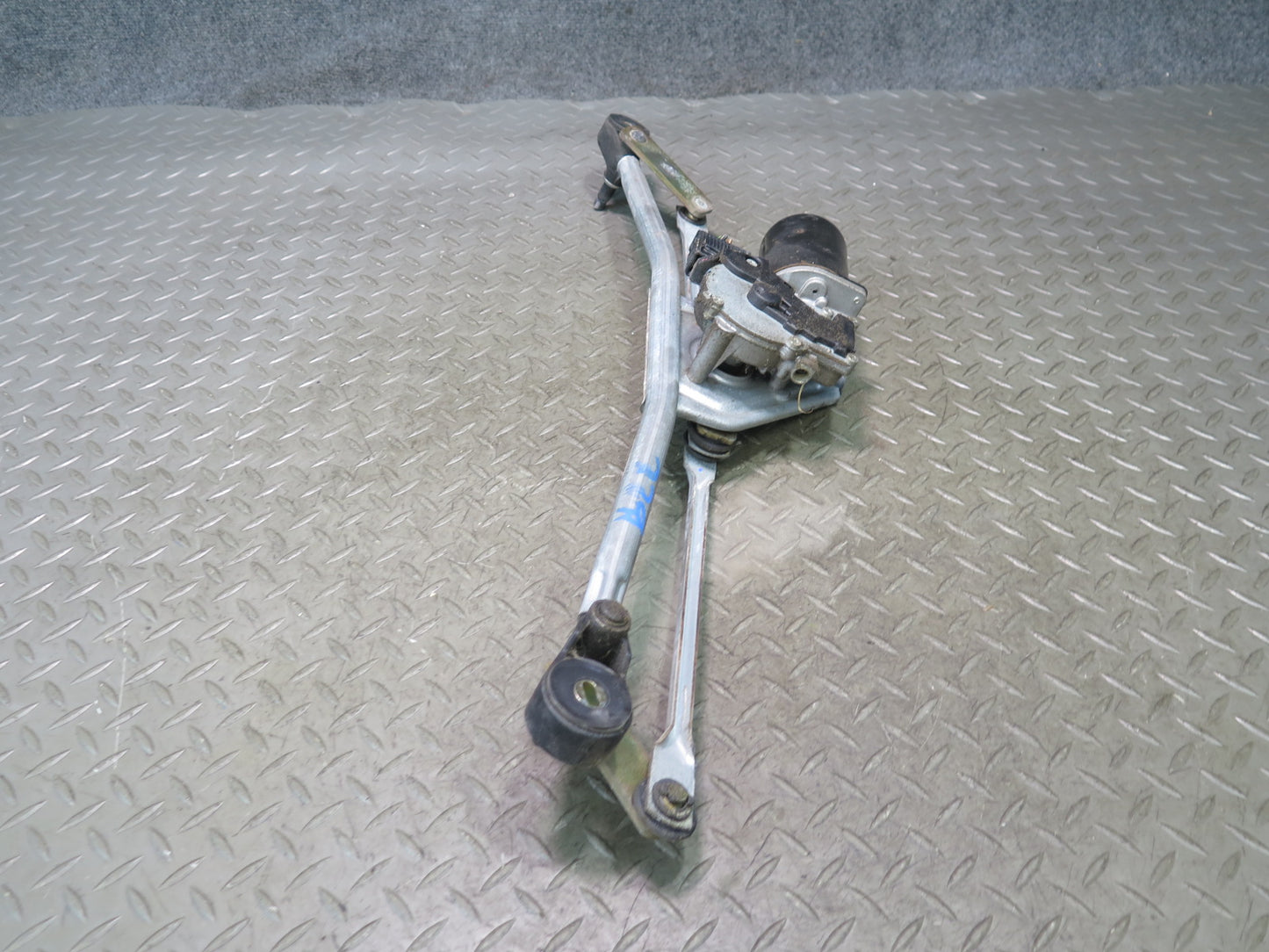96-02 BMW E36/7 Z3 Windshield Wiper Transmission Linkage W/ Motor OEM