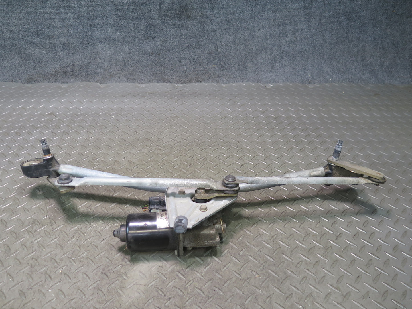 96-02 BMW E36/7 Z3 Windshield Wiper Transmission Linkage W/ Motor OEM