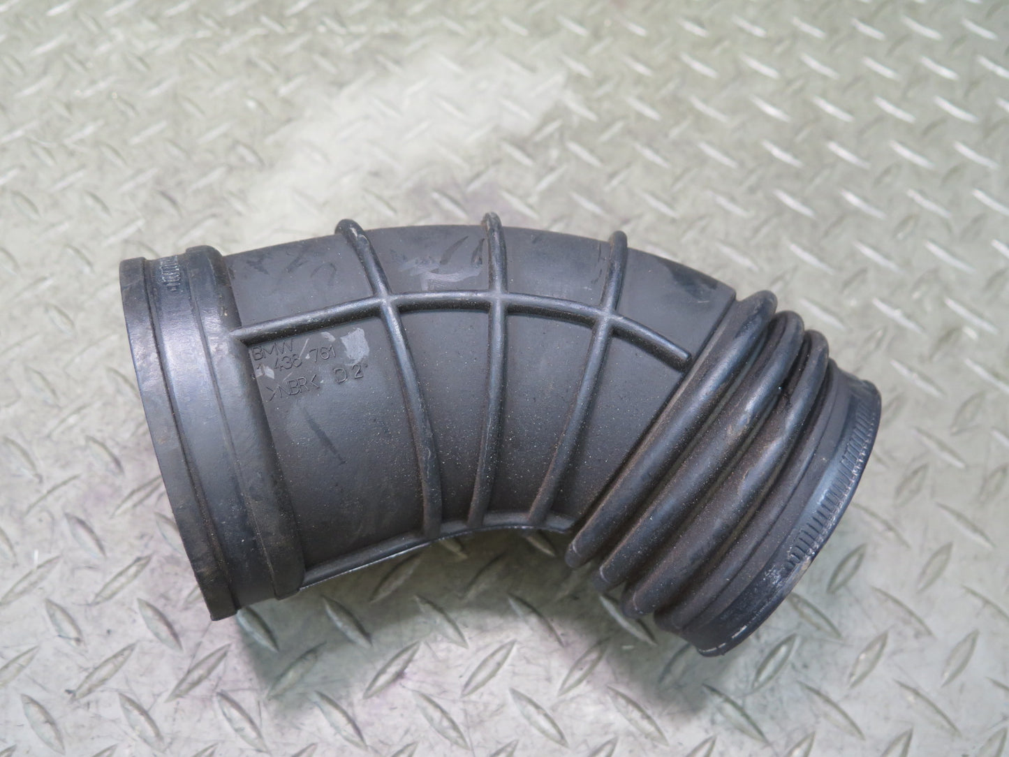 01-02 BMW E36/7 Z3 M54 3.0L Air Intake Duct Hose Boot Tube 1438761 OEM