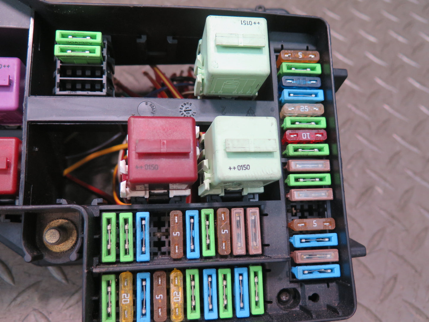 96-02 BMW E36/7 Z3 Under Hood Junction Relay Fuse Box Module 1387590 OEM