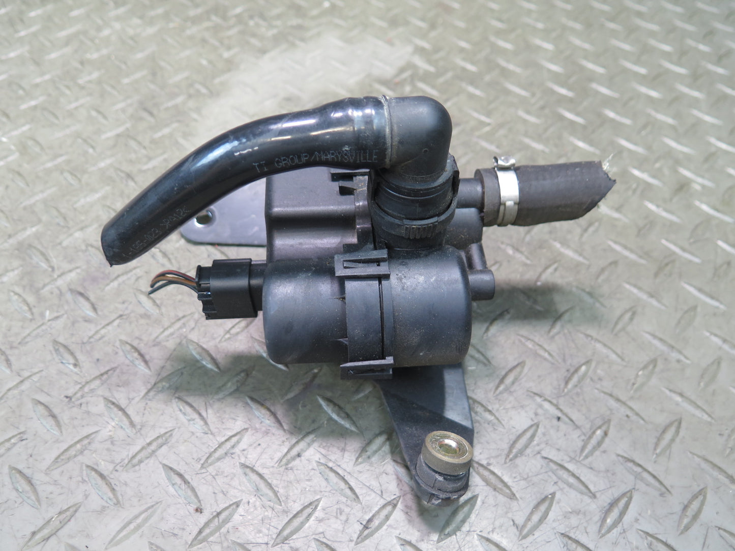 96-02 BMW E36/7 Z3 Fuel Evap Vapor Charcoal Canister Detection Pump OEM