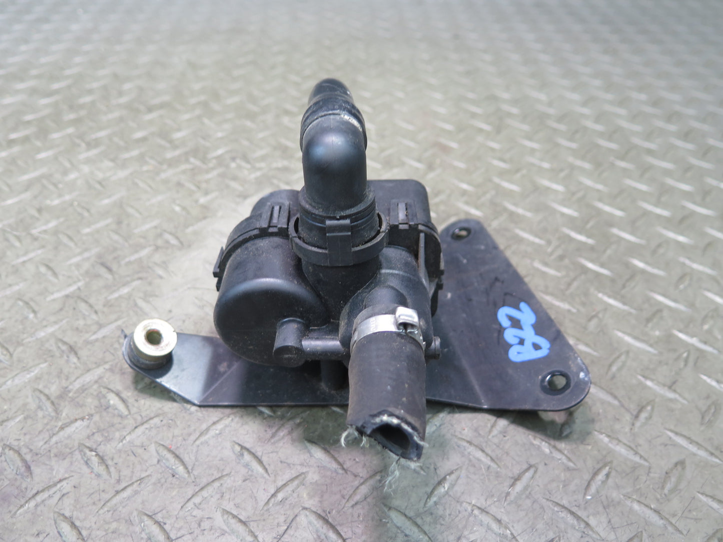 96-02 BMW E36/7 Z3 Fuel Evap Vapor Charcoal Canister Detection Pump OEM